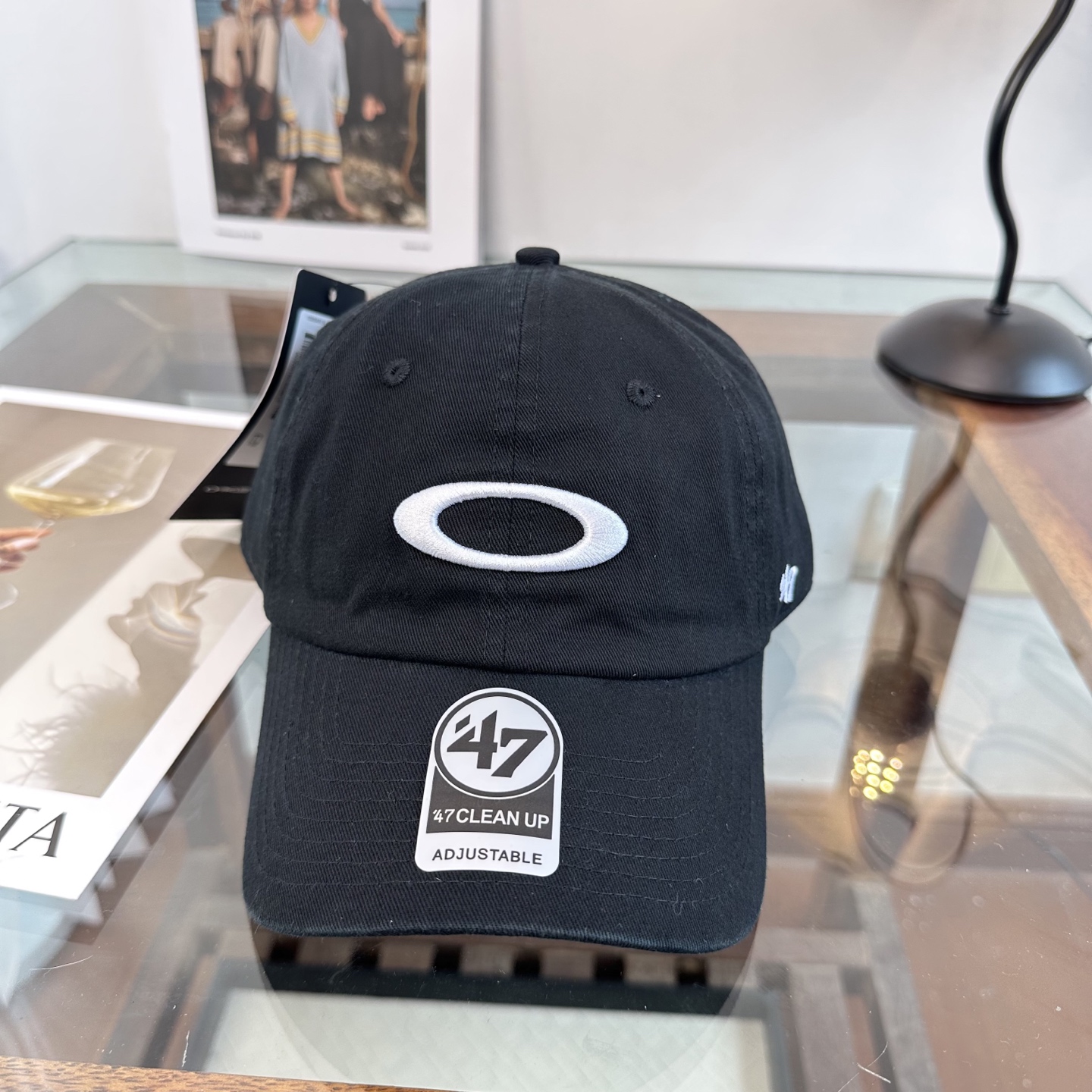 潮牌棒球帽 简单休闲风的棒球帽 减龄百搭 适配度很高！简单随性~出街拍照拗造型非常加分~男女同款 随意搭