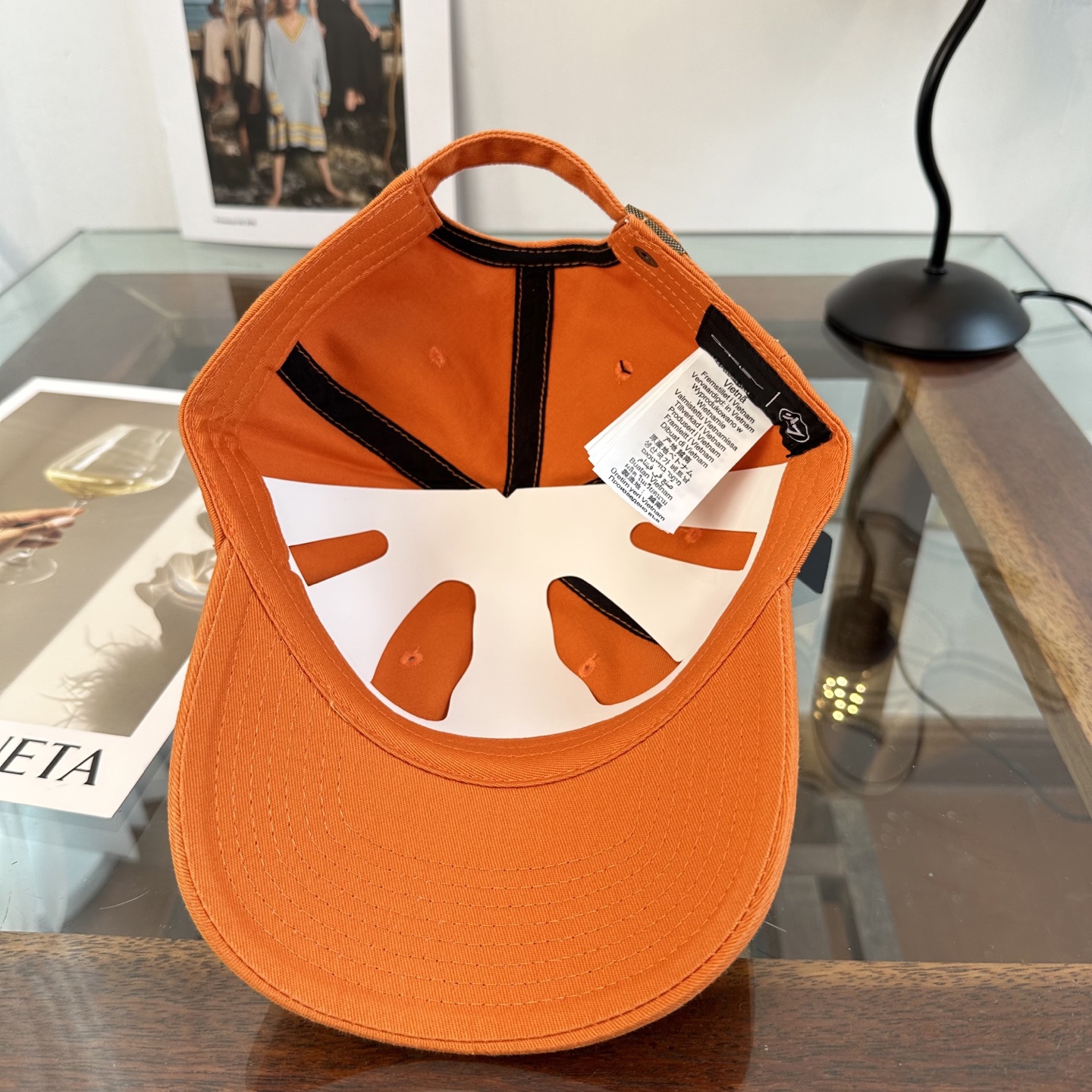 潮牌棒球帽 简单休闲风的棒球帽 减龄百搭 适配度很高！简单随性~出街拍照拗造型非常加分~男女同款 随意搭