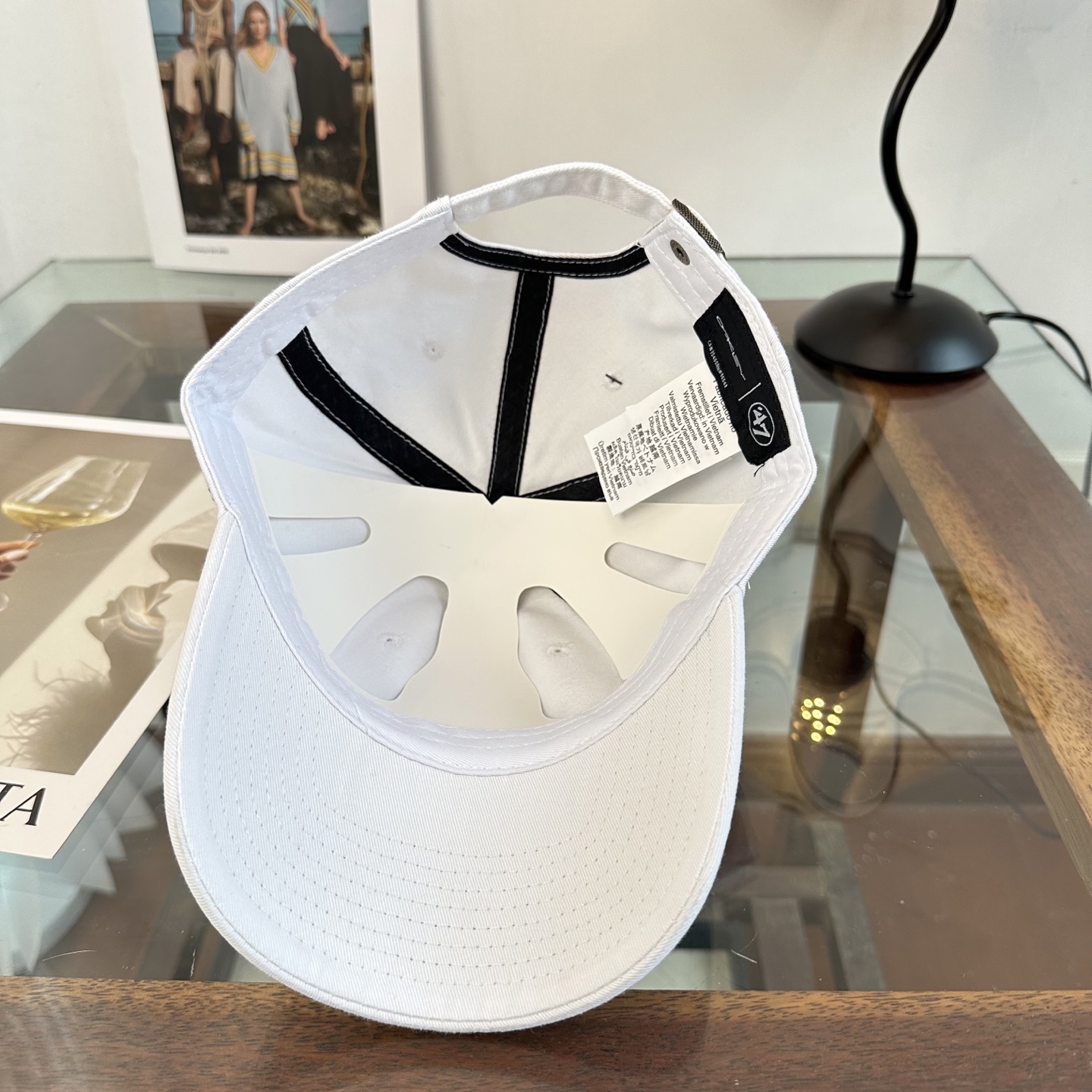 潮牌棒球帽 简单休闲风的棒球帽 减龄百搭 适配度很高！简单随性~出街拍照拗造型非常加分~男女同款 随意搭