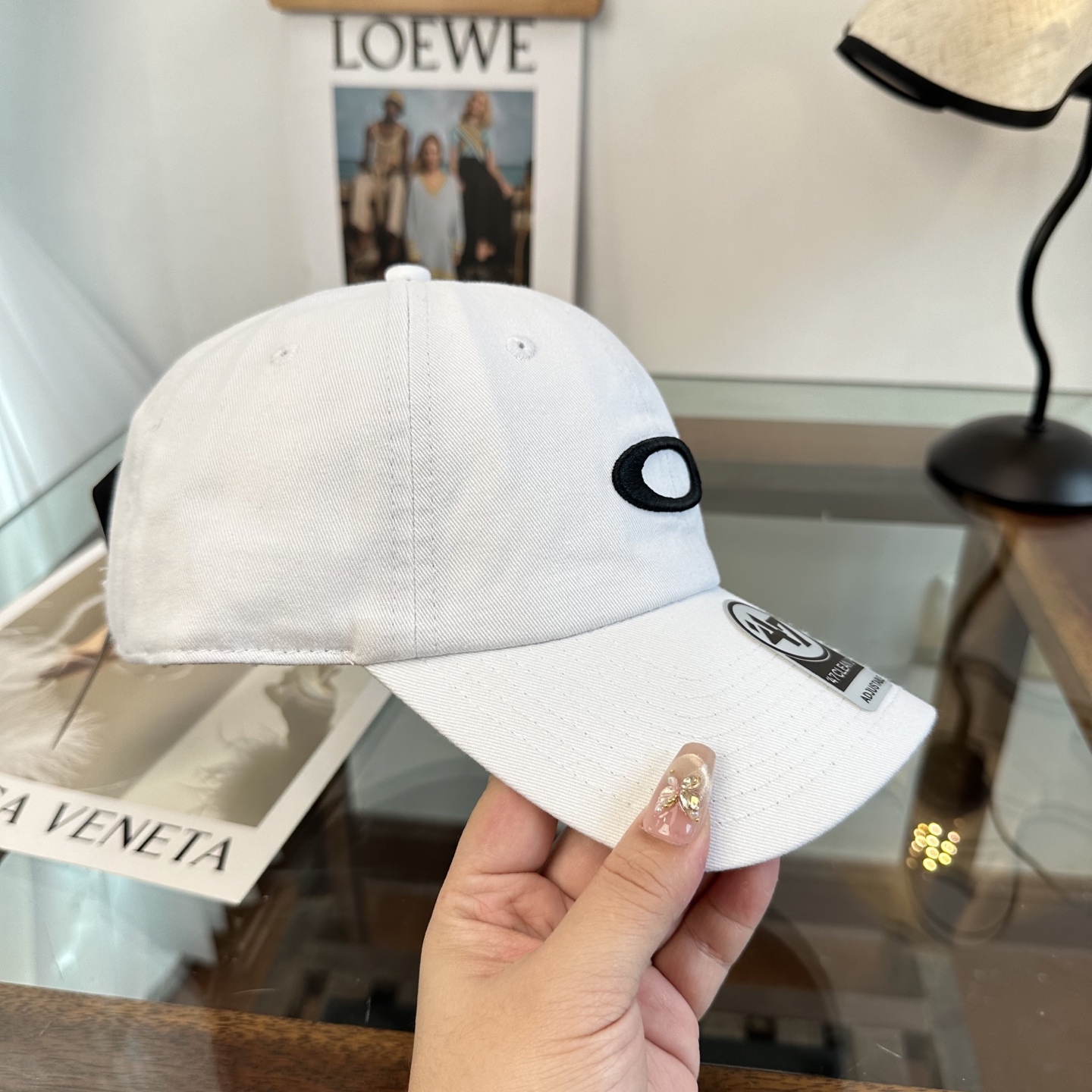 潮牌棒球帽 简单休闲风的棒球帽 减龄百搭 适配度很高！简单随性~出街拍照拗造型非常加分~男女同款 随意搭