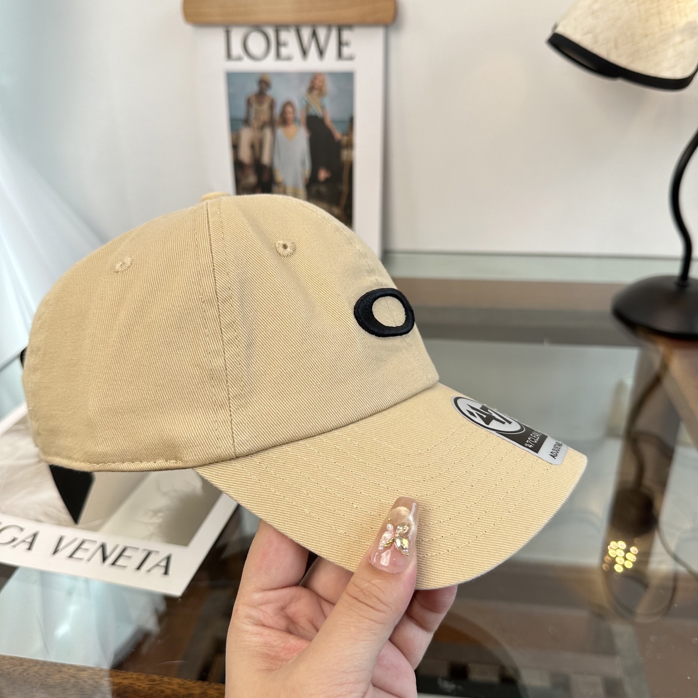 潮牌棒球帽 简单休闲风的棒球帽 减龄百搭 适配度很高！简单随性~出街拍照拗造型非常加分~男女同款 随意搭