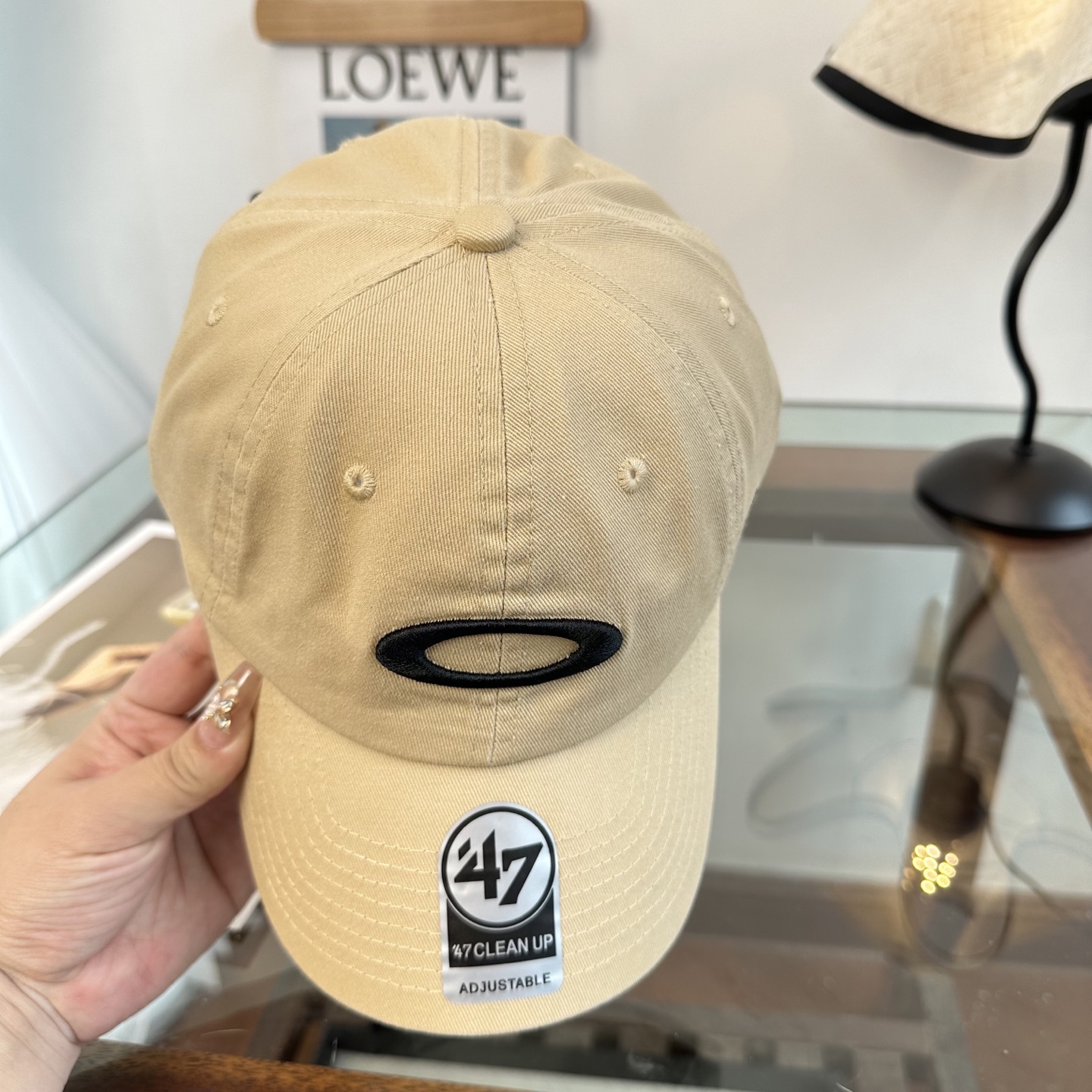 潮牌棒球帽 简单休闲风的棒球帽 减龄百搭 适配度很高！简单随性~出街拍照拗造型非常加分~男女同款 随意搭