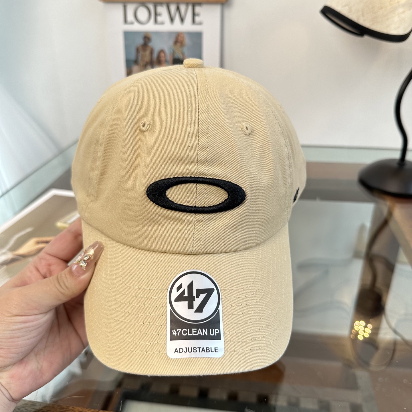 潮牌棒球帽 简单休闲风的棒球帽 减龄百搭 适配度很高！简单随性~出街拍照拗造型非常加分~男女同款 随意搭