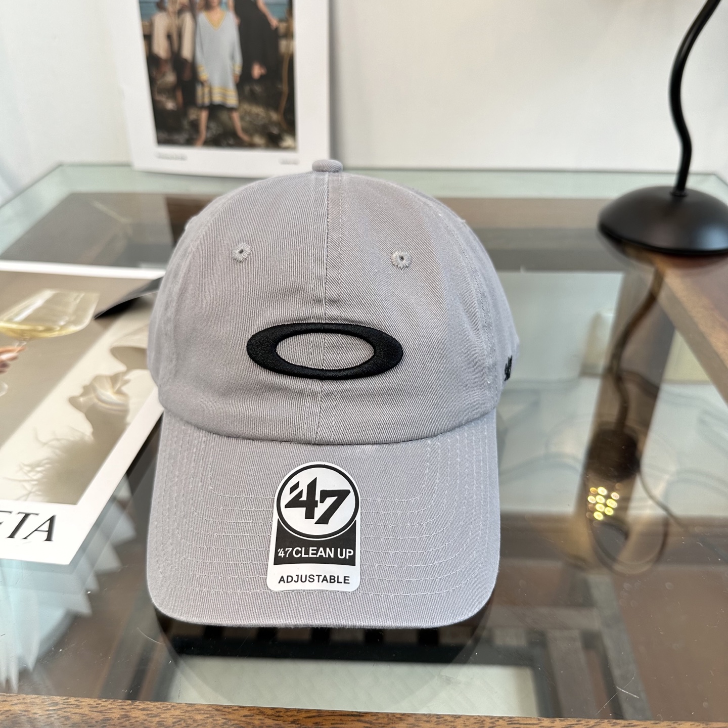 潮牌棒球帽 简单休闲风的棒球帽 减龄百搭 适配度很高！简单随性~出街拍照拗造型非常加分~男女同款 随意搭