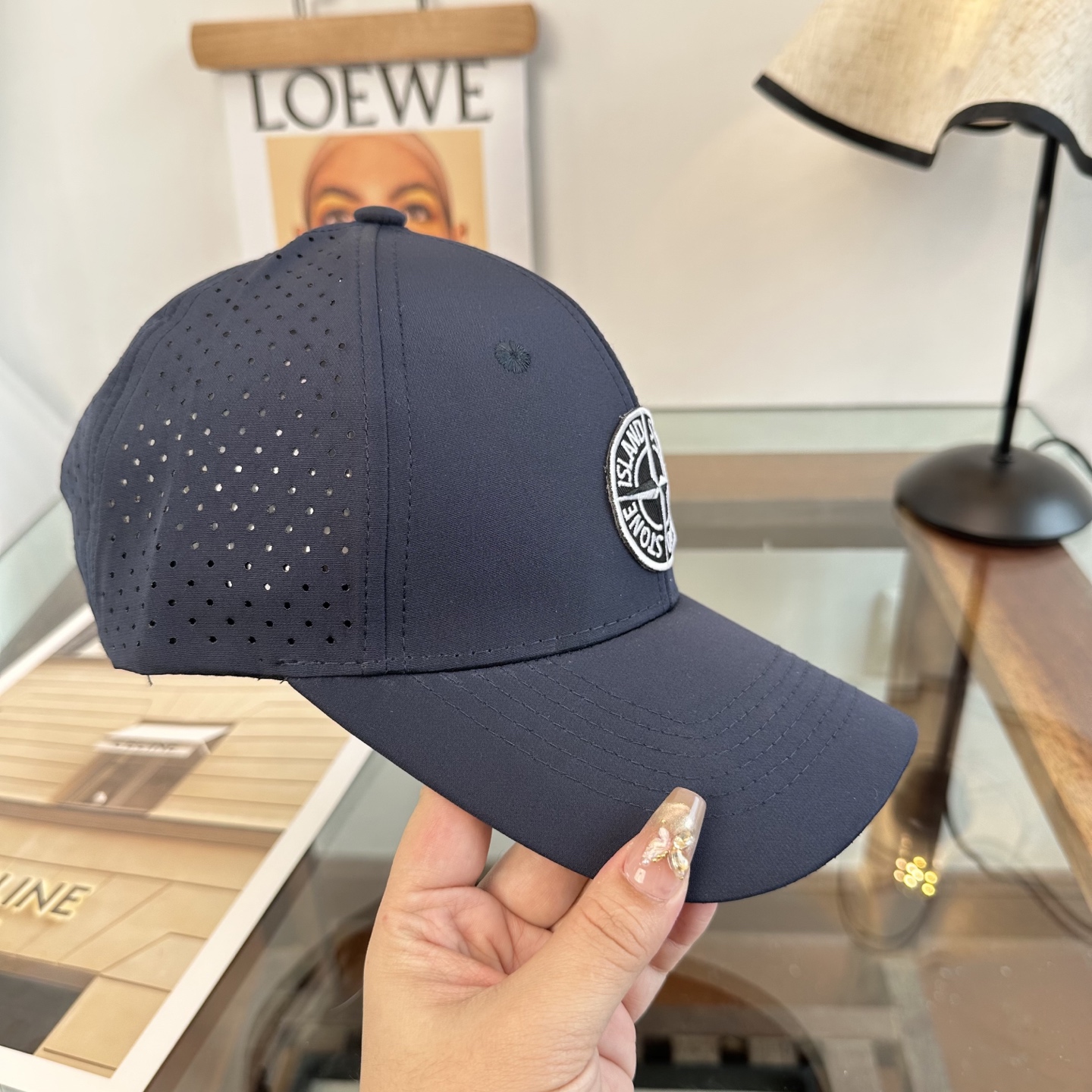 潮牌棒球帽 简单休闲风的棒球帽 减龄百搭 适配度很高！简单随性~出街拍照拗造型非常加分~男女同款 随意搭