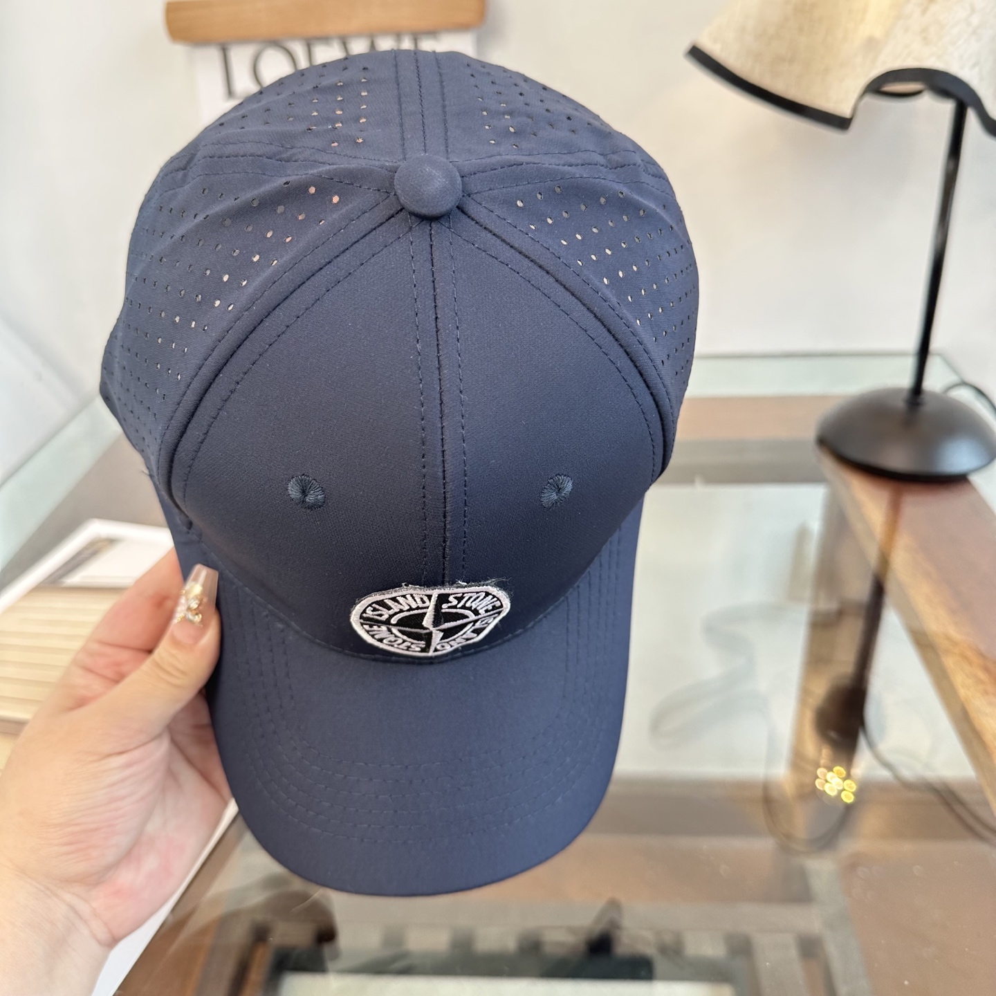 潮牌棒球帽 简单休闲风的棒球帽 减龄百搭 适配度很高！简单随性~出街拍照拗造型非常加分~男女同款 随意搭