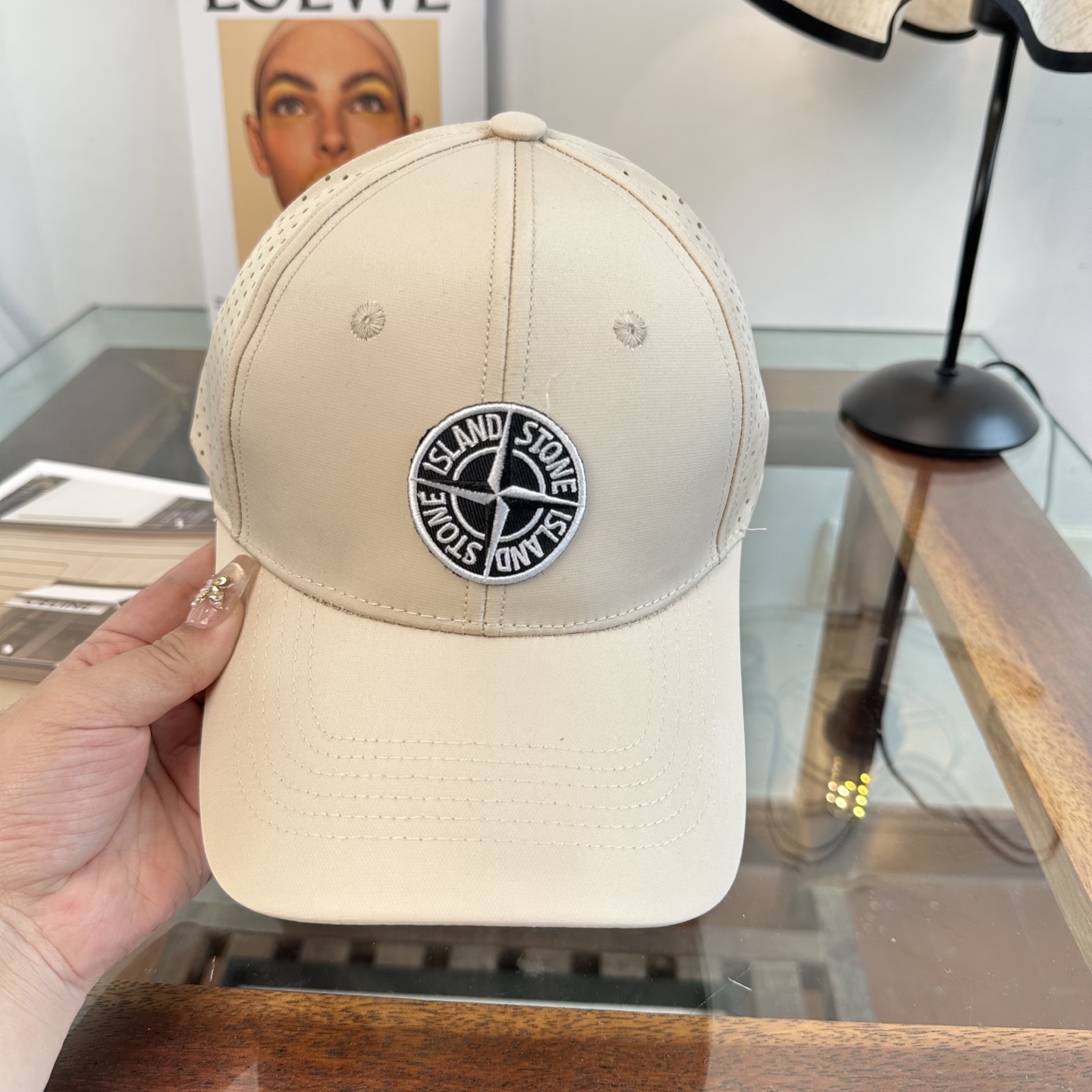 潮牌棒球帽 简单休闲风的棒球帽 减龄百搭 适配度很高！简单随性~出街拍照拗造型非常加分~男女同款 随意搭