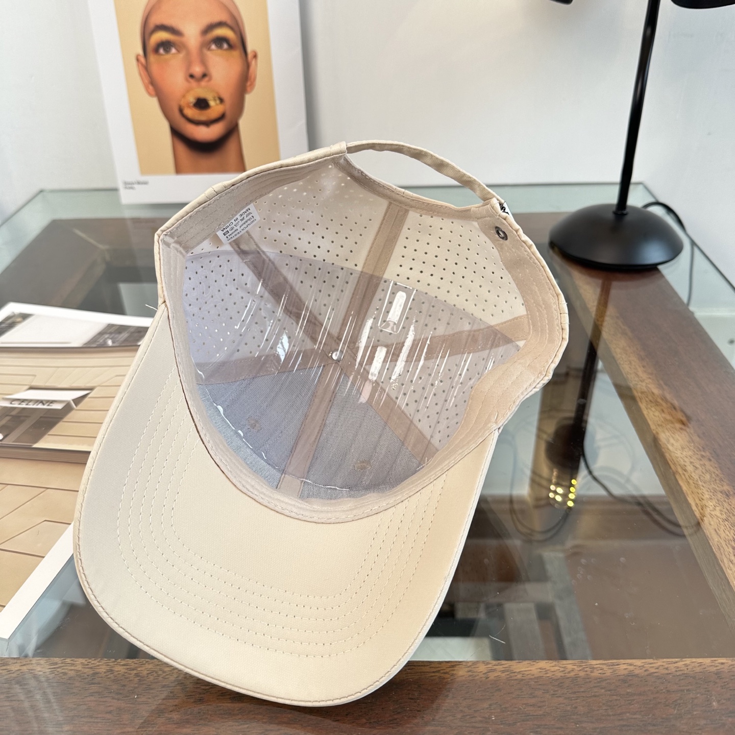 潮牌棒球帽 简单休闲风的棒球帽 减龄百搭 适配度很高！简单随性~出街拍照拗造型非常加分~男女同款 随意搭