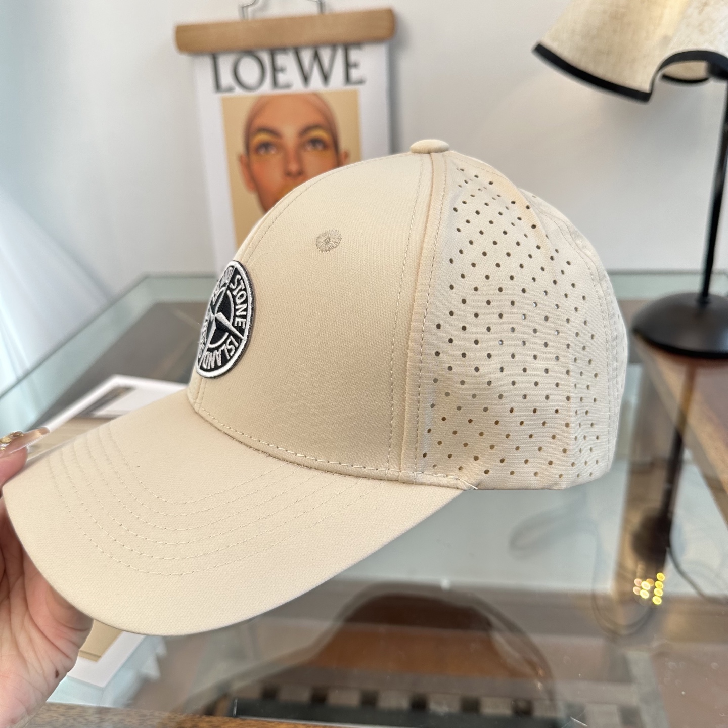 潮牌棒球帽 简单休闲风的棒球帽 减龄百搭 适配度很高！简单随性~出街拍照拗造型非常加分~男女同款 随意搭