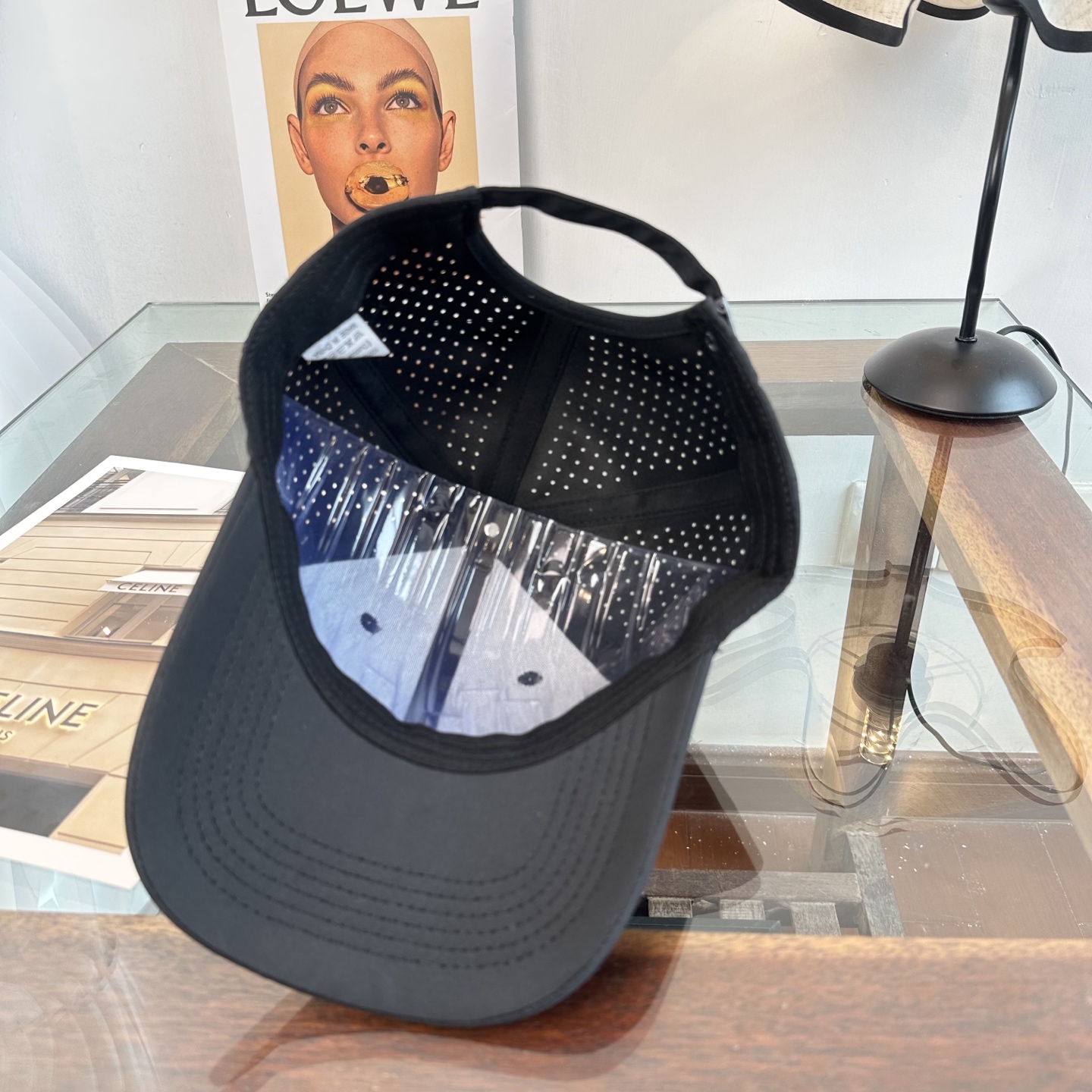 潮牌棒球帽 简单休闲风的棒球帽 减龄百搭 适配度很高！简单随性~出街拍照拗造型非常加分~男女同款 随意搭