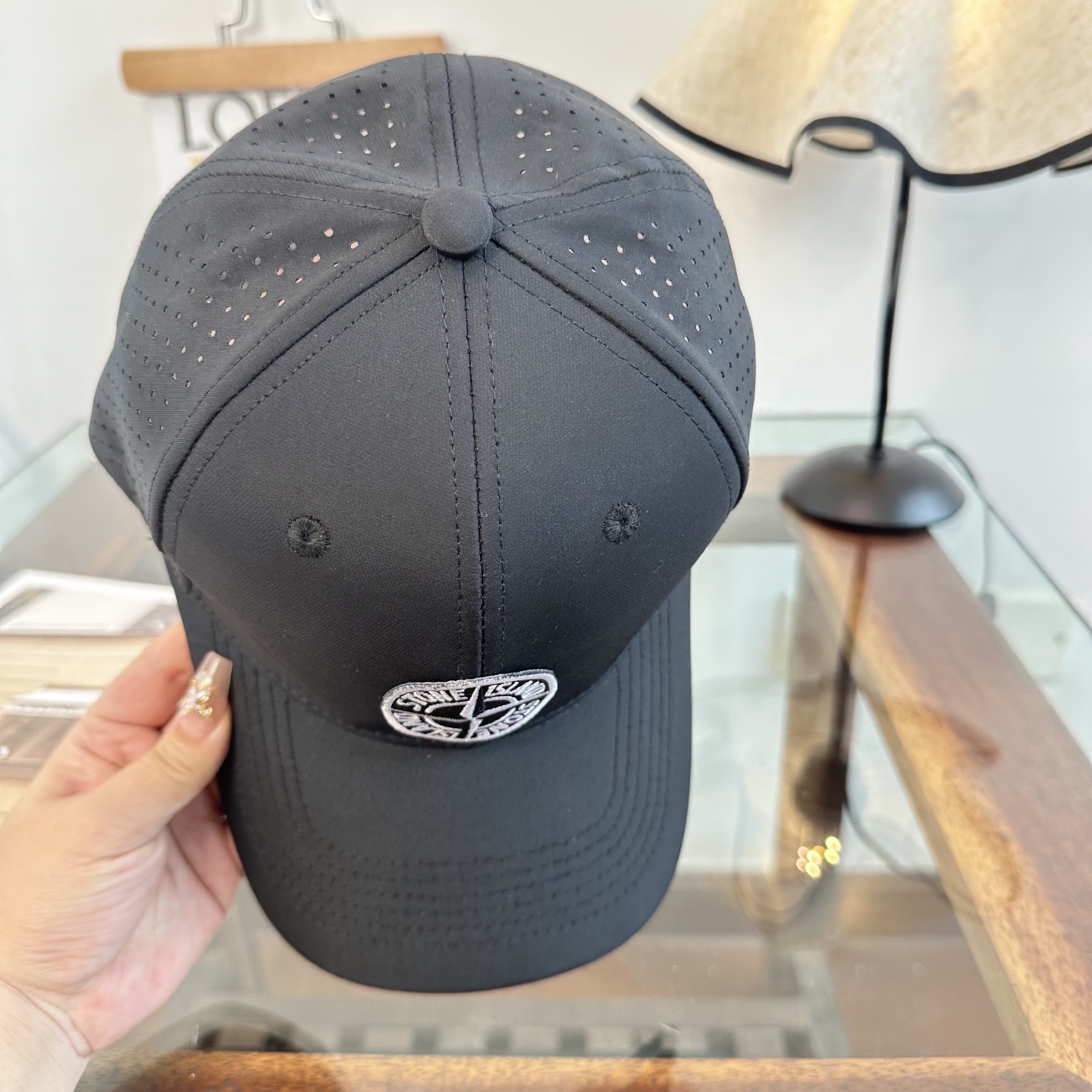 潮牌棒球帽 简单休闲风的棒球帽 减龄百搭 适配度很高！简单随性~出街拍照拗造型非常加分~男女同款 随意搭