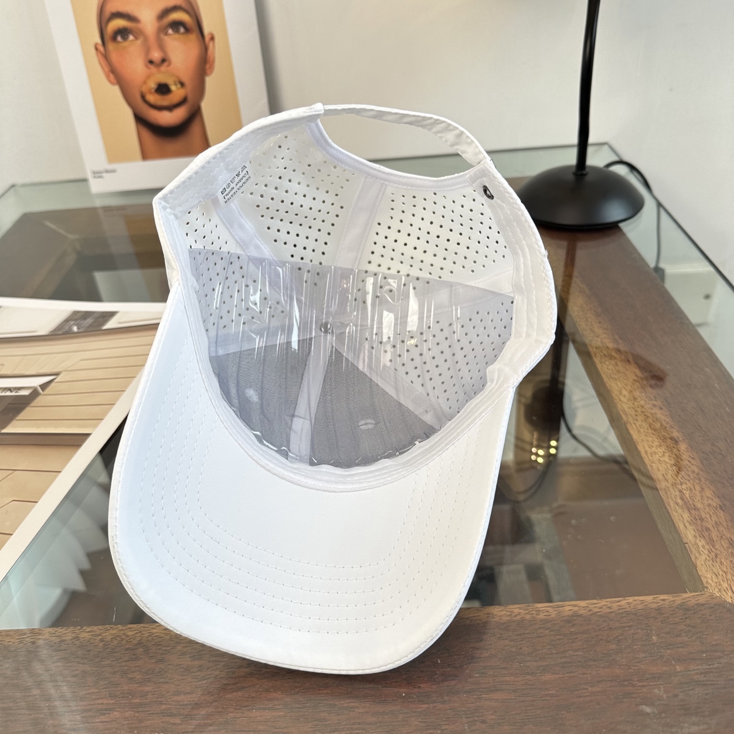 潮牌棒球帽 简单休闲风的棒球帽 减龄百搭 适配度很高！简单随性~出街拍照拗造型非常加分~男女同款 随意搭