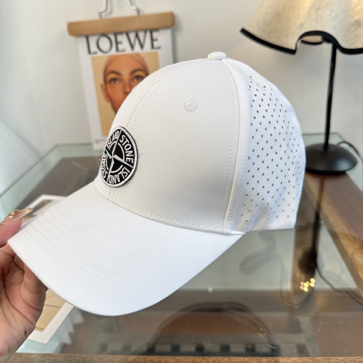 潮牌棒球帽 简单休闲风的棒球帽 减龄百搭 适配度很高！简单随性~出街拍照拗造型非常加分~男女同款 随意搭