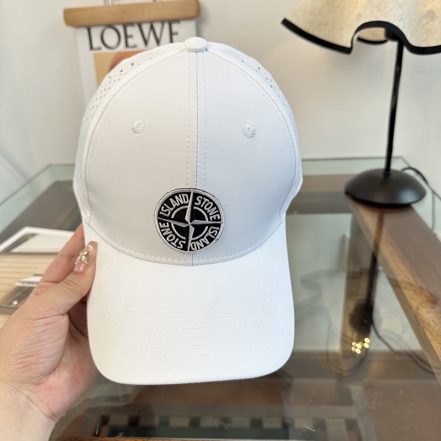 潮牌棒球帽 简单休闲风的棒球帽 减龄百搭 适配度很高！简单随性~出街拍照拗造型非常加分~男女同款 随意搭