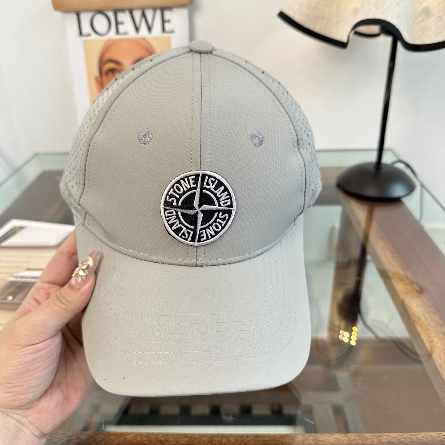 潮牌棒球帽 简单休闲风的棒球帽 减龄百搭 适配度很高！简单随性~出街拍照拗造型非常加分~男女同款 随意搭