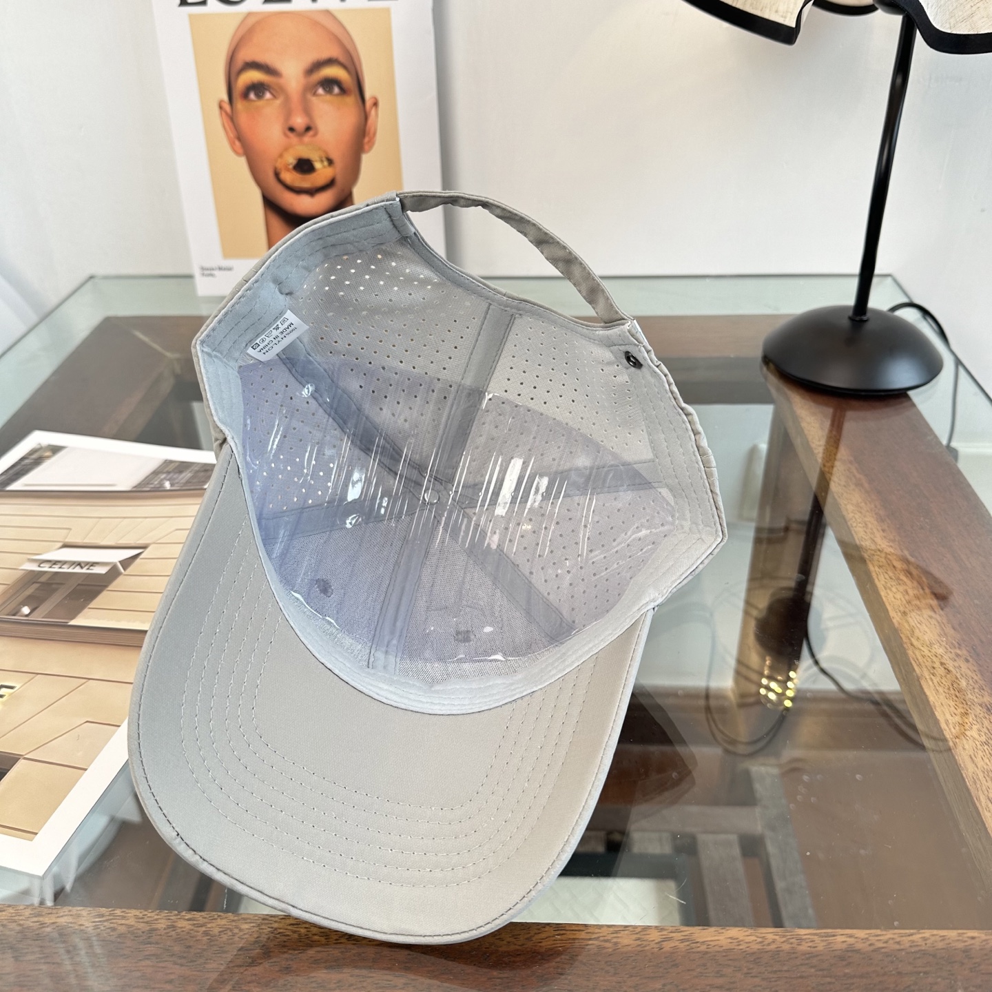 潮牌棒球帽 简单休闲风的棒球帽 减龄百搭 适配度很高！简单随性~出街拍照拗造型非常加分~男女同款 随意搭