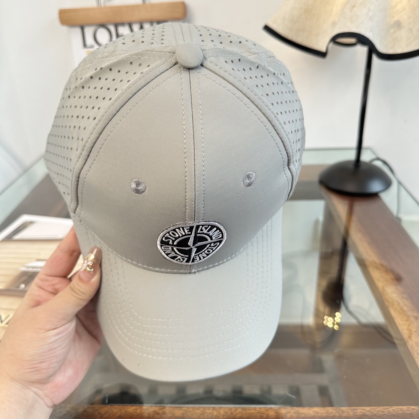 潮牌棒球帽 简单休闲风的棒球帽 减龄百搭 适配度很高！简单随性~出街拍照拗造型非常加分~男女同款 随意搭