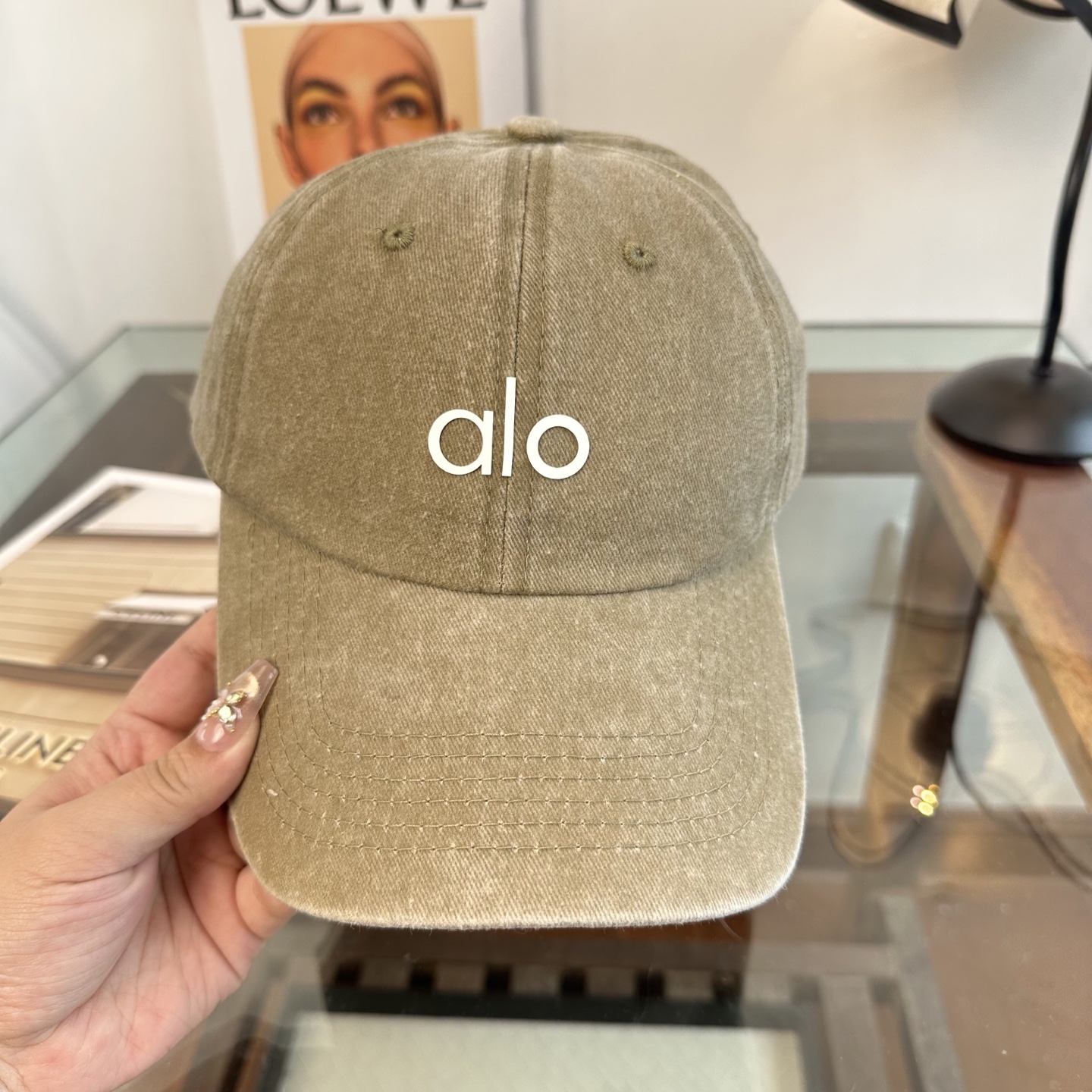 Alo 🔥爆款 新款棒球帽定制面料，简约时尚更透气，超火爆现货秒发