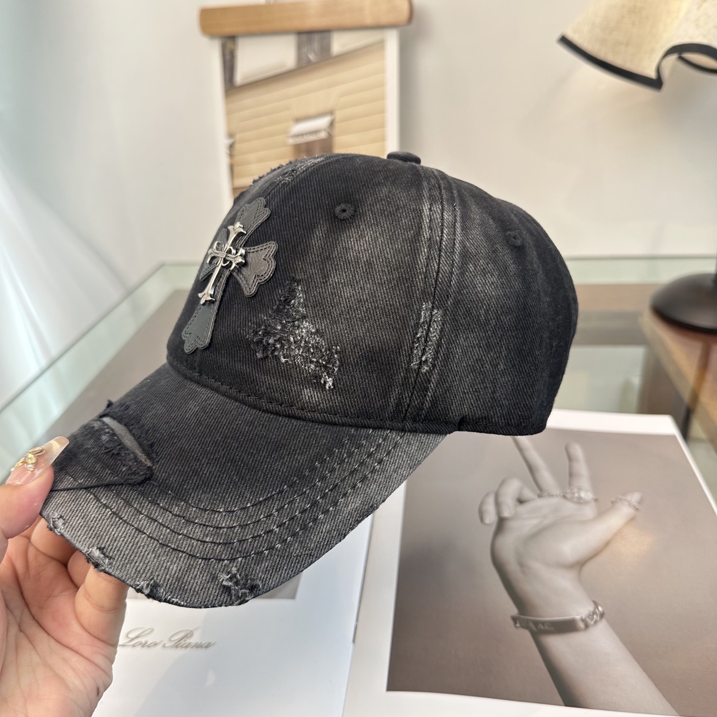 Chrome hearts 克罗心 新款十字架 高品质棒球帽，高端定制版！网红时尚博主同款！墙裂推荐！质量巨好！谁戴谁好