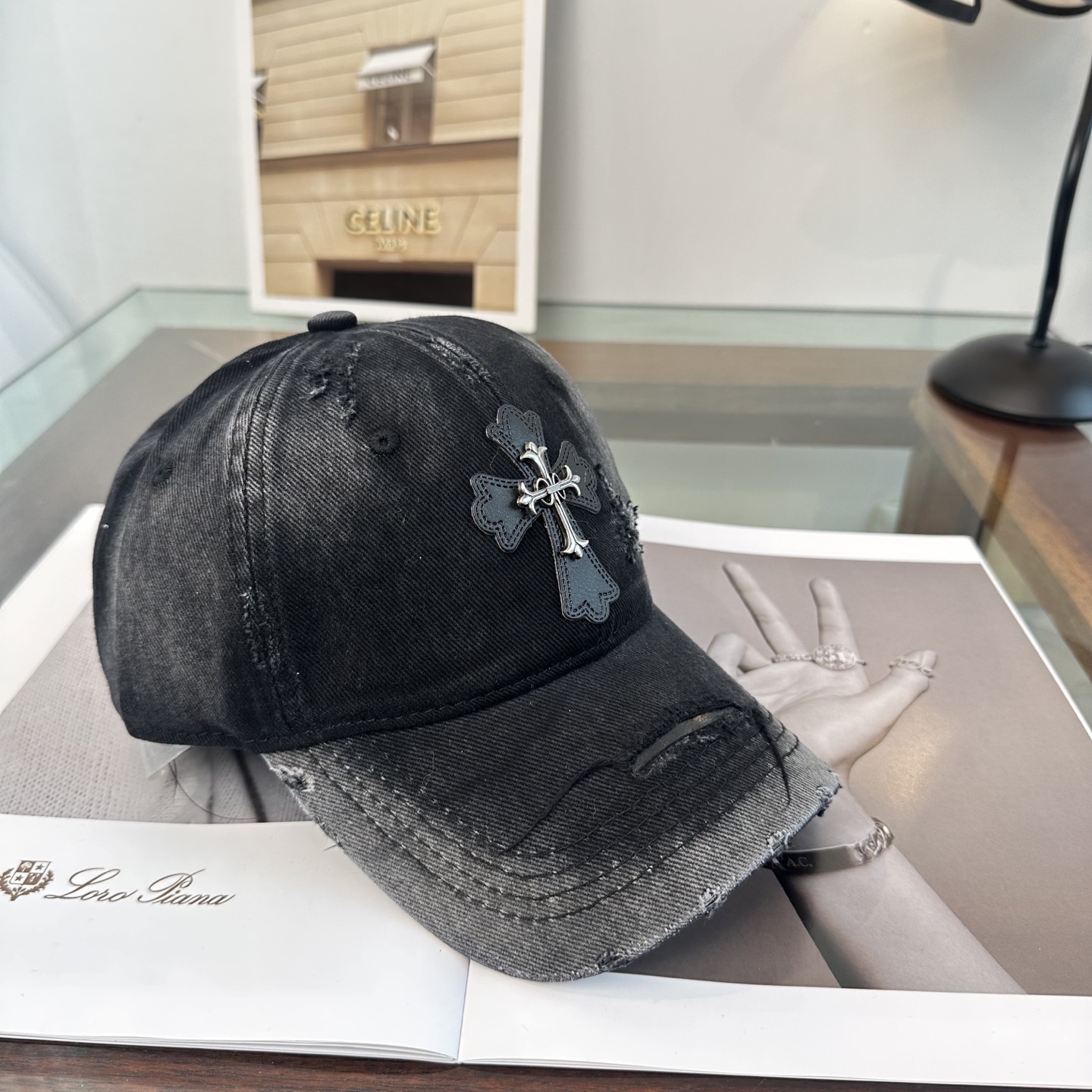 Chrome hearts 克罗心 新款十字架 高品质棒球帽，高端定制版！网红时尚博主同款！墙裂推荐！质量巨好！谁戴谁好