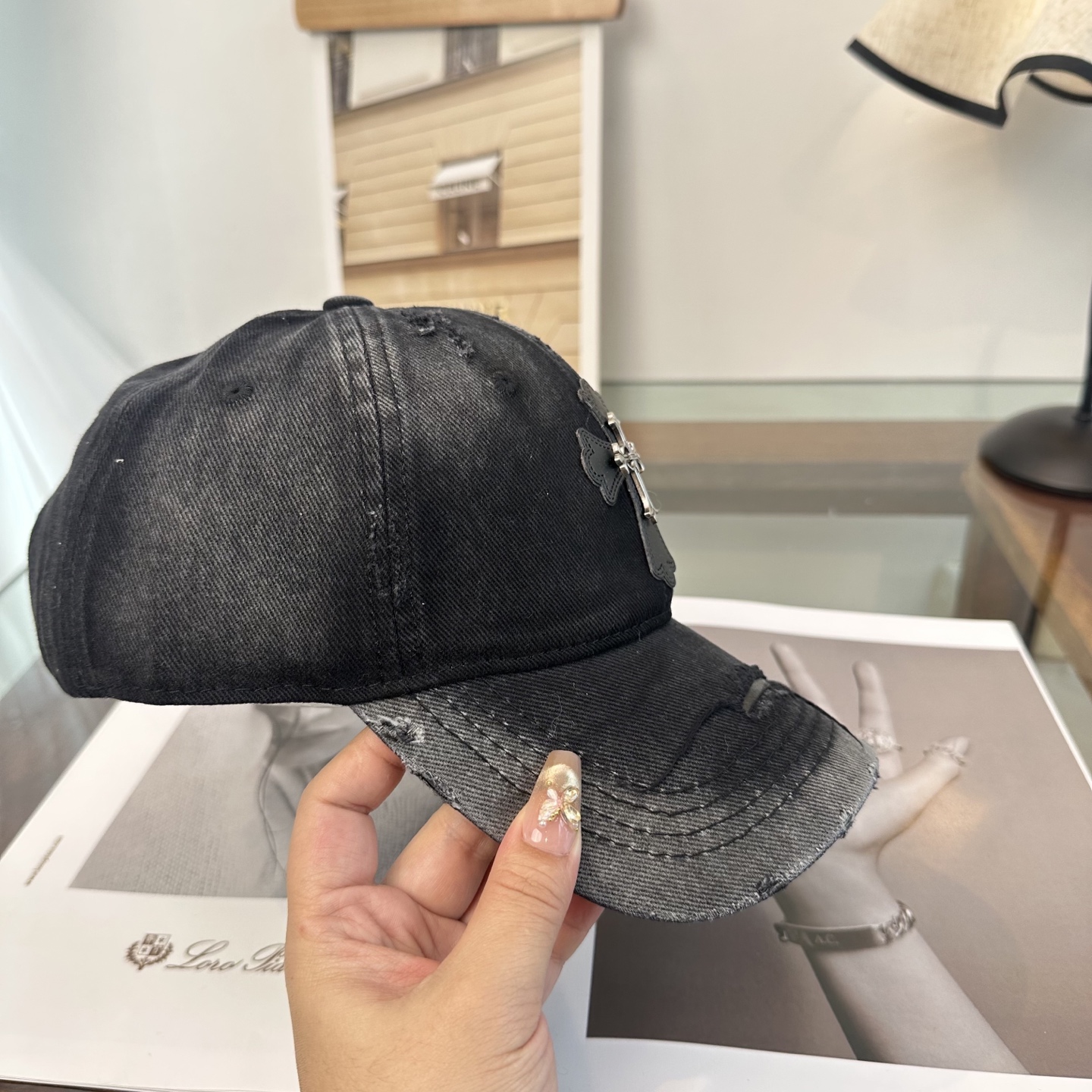 Chrome hearts 克罗心 新款十字架 高品质棒球帽，高端定制版！网红时尚博主同款！墙裂推荐！质量巨好！谁戴谁好