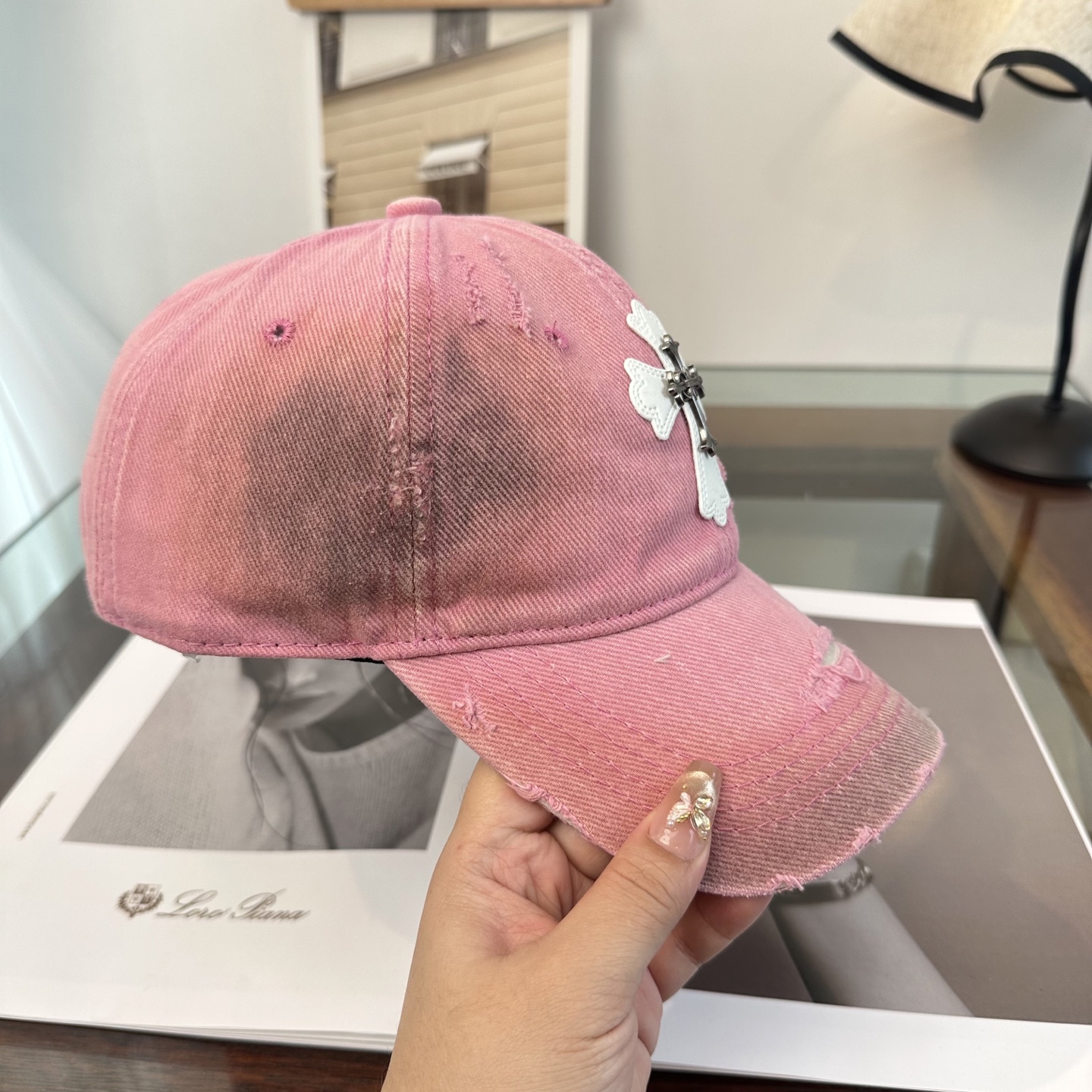Chrome hearts 克罗心 新款十字架 高品质棒球帽，高端定制版！网红时尚博主同款！墙裂推荐！质量巨好！谁戴谁好