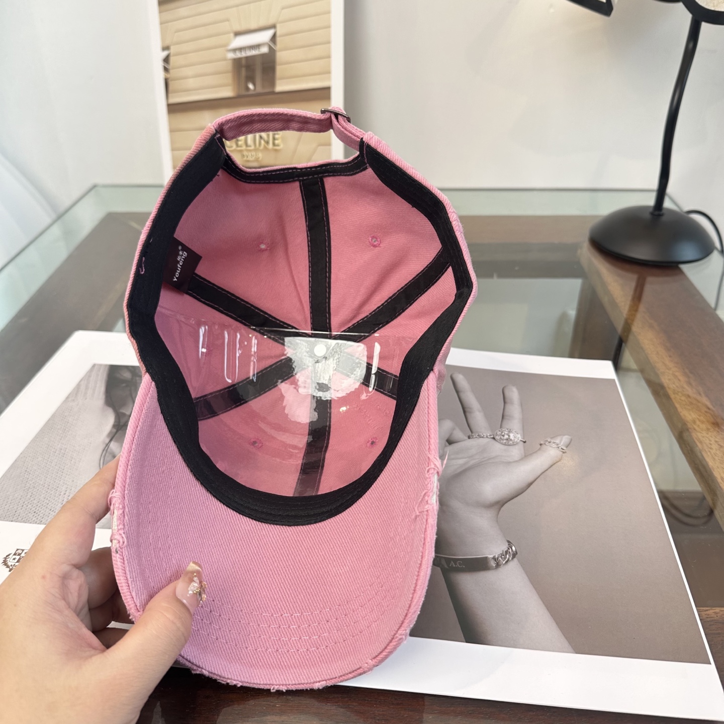 Chrome hearts 克罗心 新款十字架 高品质棒球帽，高端定制版！网红时尚博主同款！墙裂推荐！质量巨好！谁戴谁好