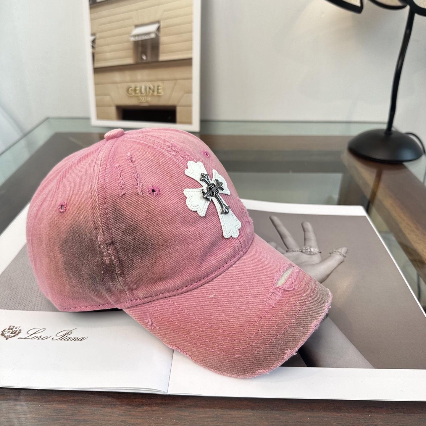 Chrome hearts 克罗心 新款十字架 高品质棒球帽，高端定制版！网红时尚博主同款！墙裂推荐！质量巨好！谁戴谁好
