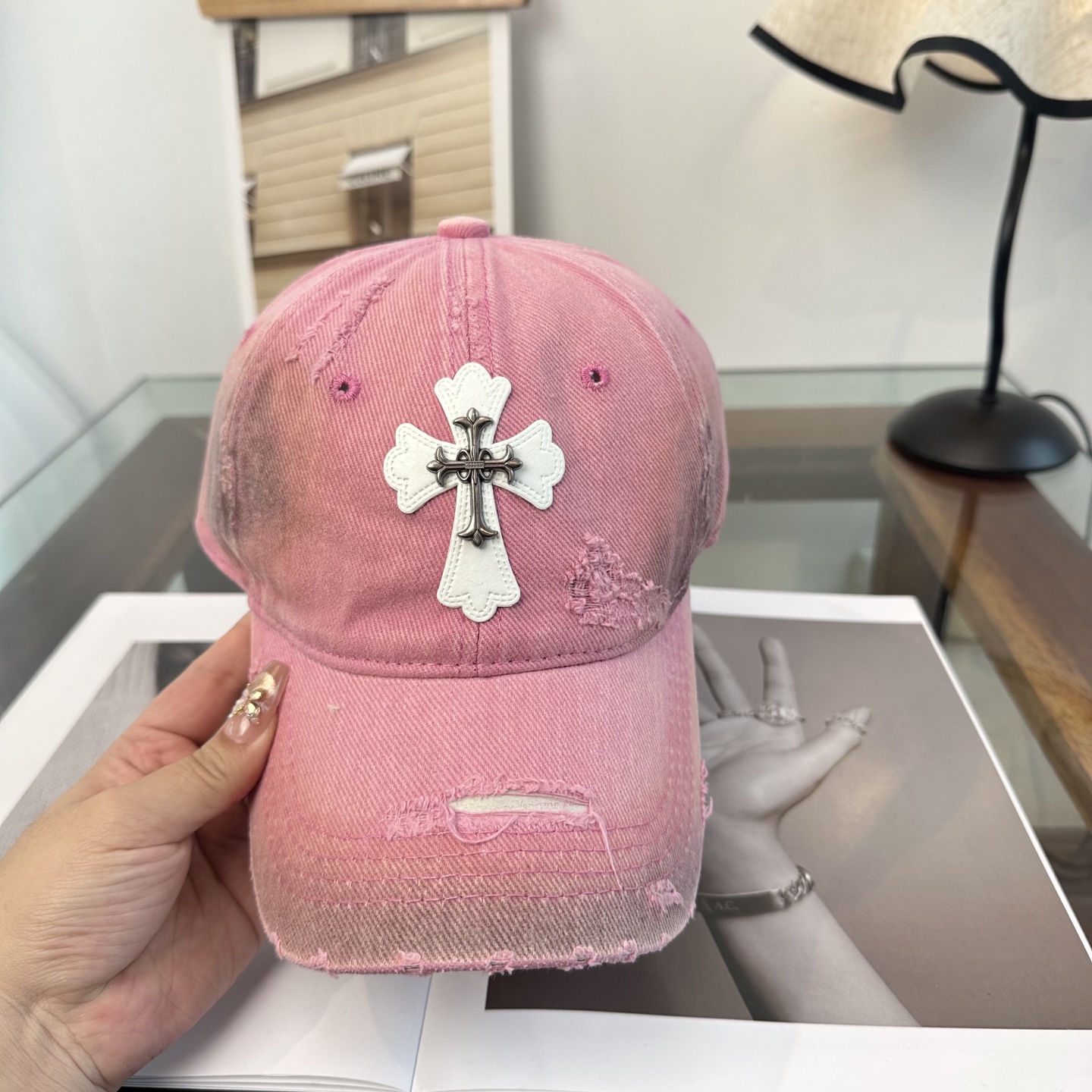 Chrome hearts 克罗心 新款十字架 高品质棒球帽，高端定制版！网红时尚博主同款！墙裂推荐！质量巨好！谁戴谁好