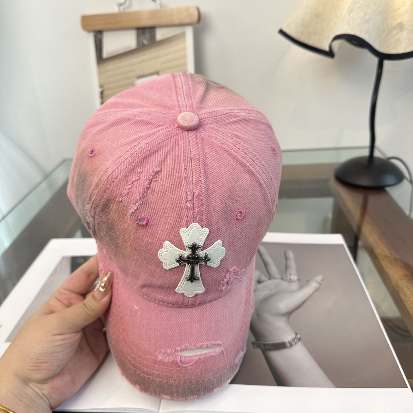 Chrome hearts 克罗心 新款十字架 高品质棒球帽，高端定制版！网红时尚博主同款！墙裂推荐！质量巨好！谁戴谁好