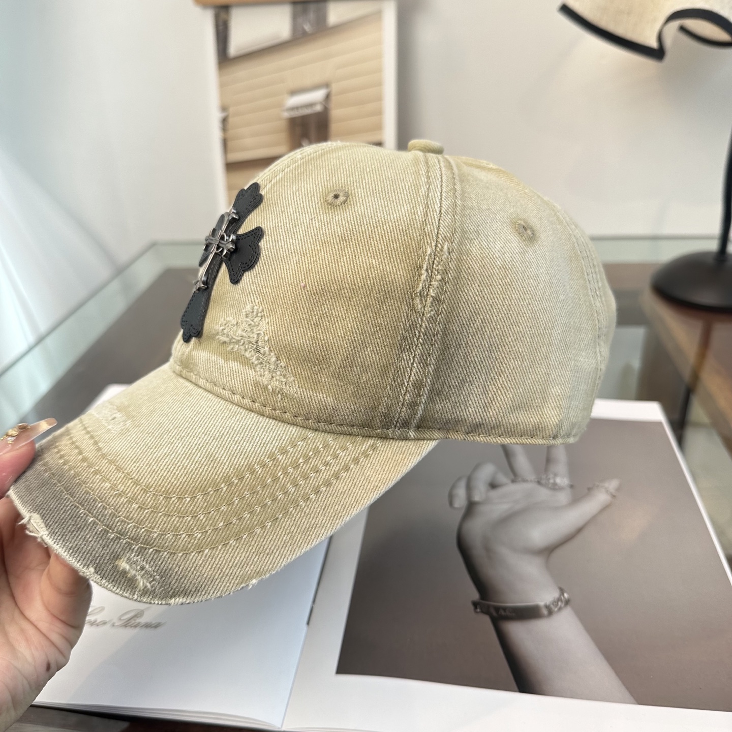 Chrome hearts 克罗心 新款十字架 高品质棒球帽，高端定制版！网红时尚博主同款！墙裂推荐！质量巨好！谁戴谁好