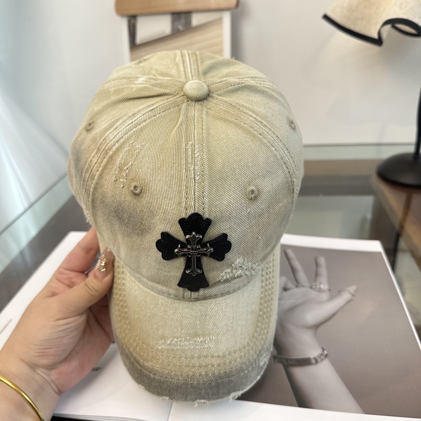 Chrome hearts 克罗心 新款十字架 高品质棒球帽，高端定制版！网红时尚博主同款！墙裂推荐！质量巨好！谁戴谁好