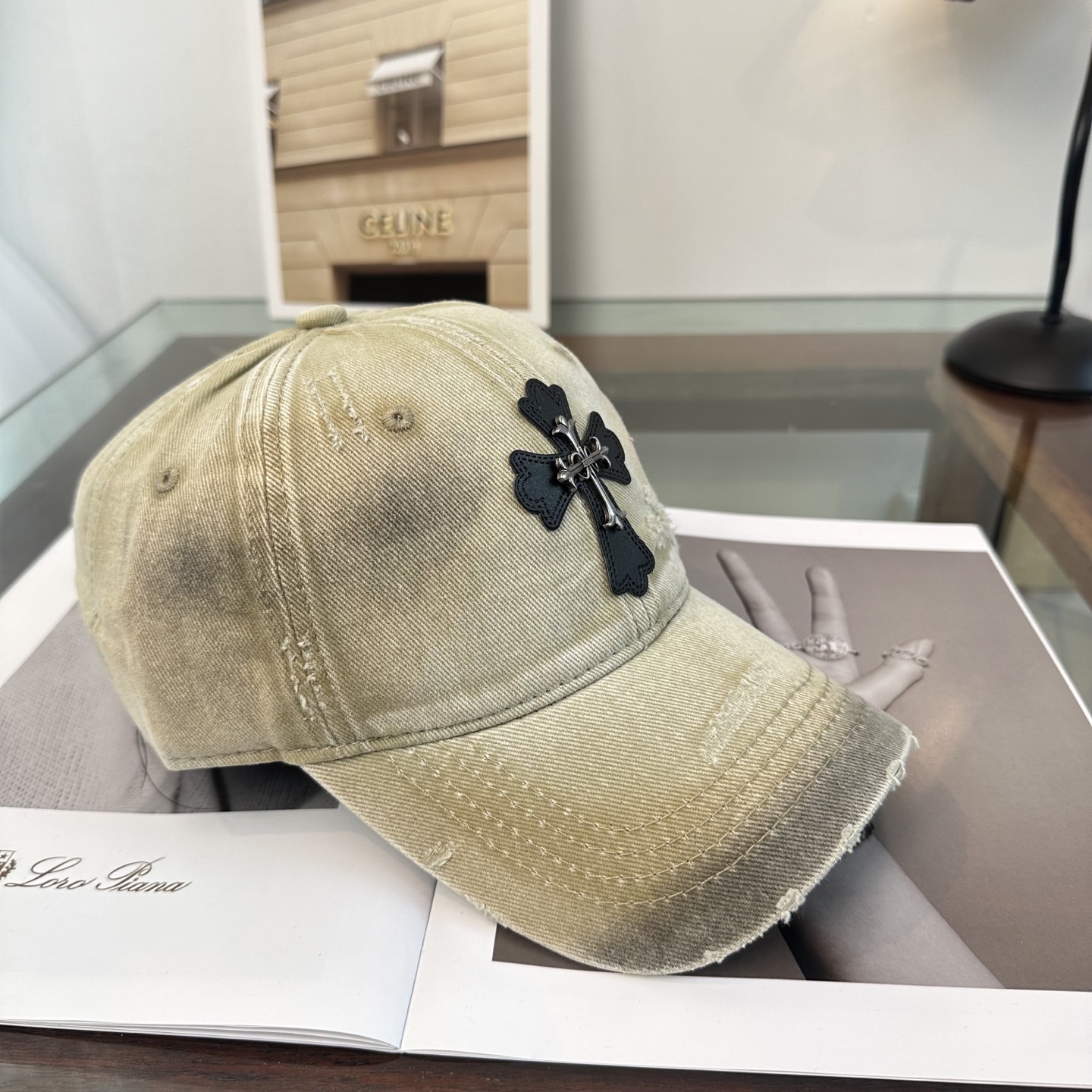 Chrome hearts 克罗心 新款十字架 高品质棒球帽，高端定制版！网红时尚博主同款！墙裂推荐！质量巨好！谁戴谁好
