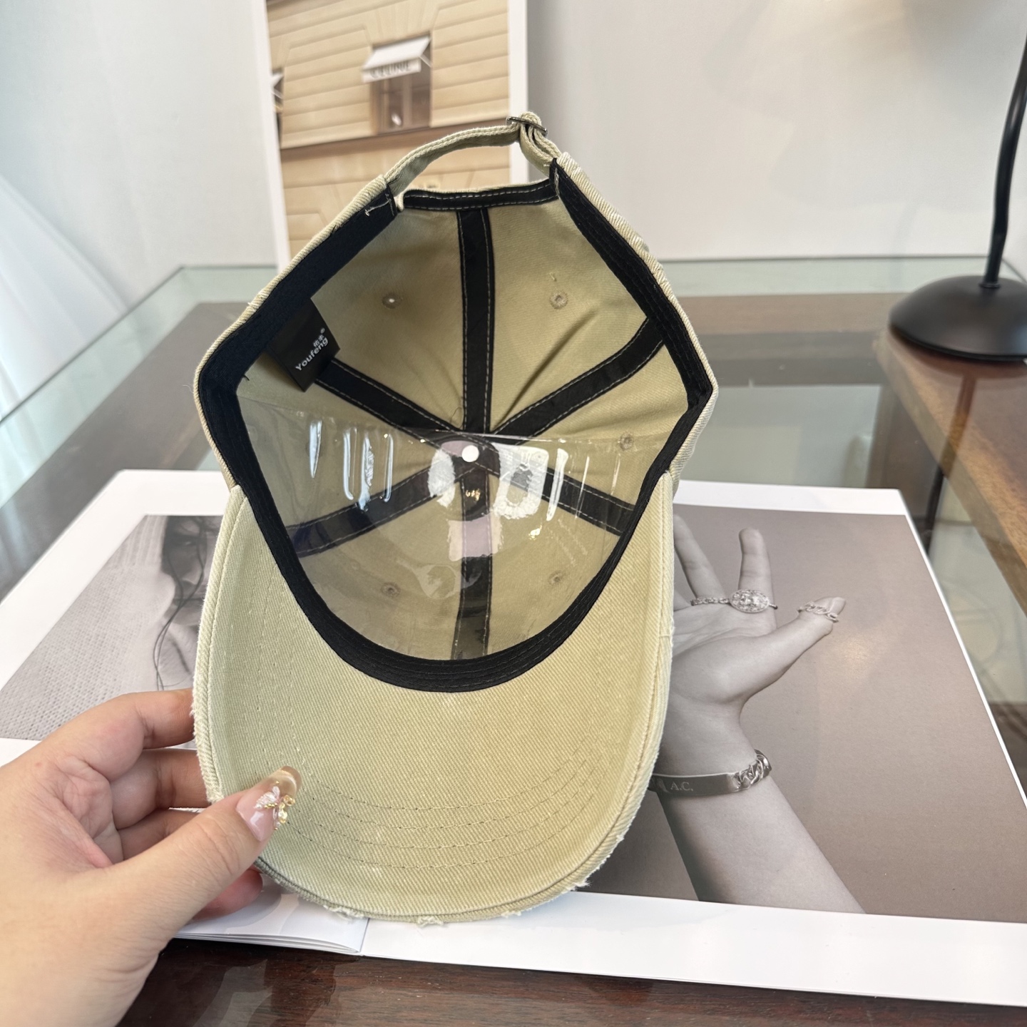 Chrome hearts 克罗心 新款十字架 高品质棒球帽，高端定制版！网红时尚博主同款！墙裂推荐！质量巨好！谁戴谁好