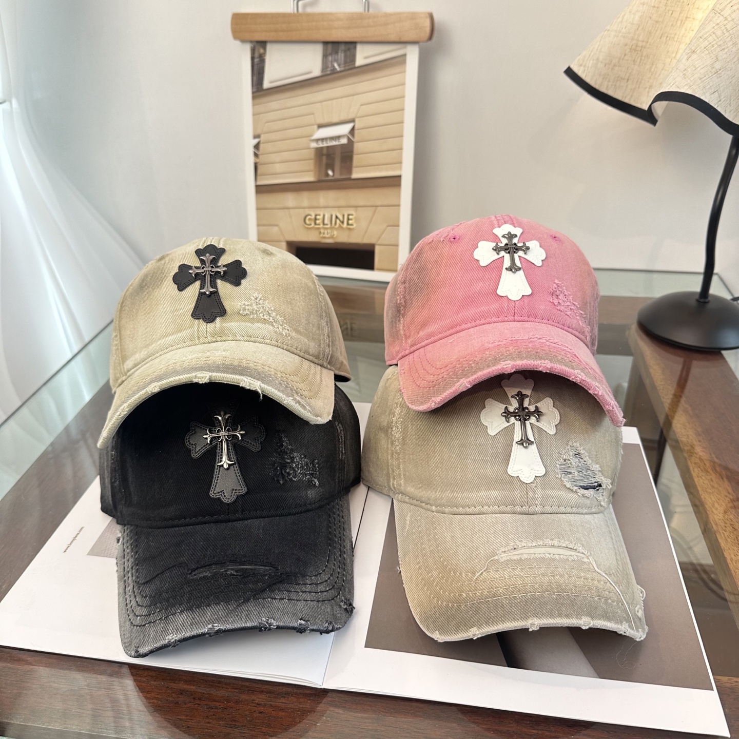 Chrome hearts 克罗心 新款十字架 高品质棒球帽，高端定制版！网红时尚博主同款！墙裂推荐！质量巨好！谁戴谁好
