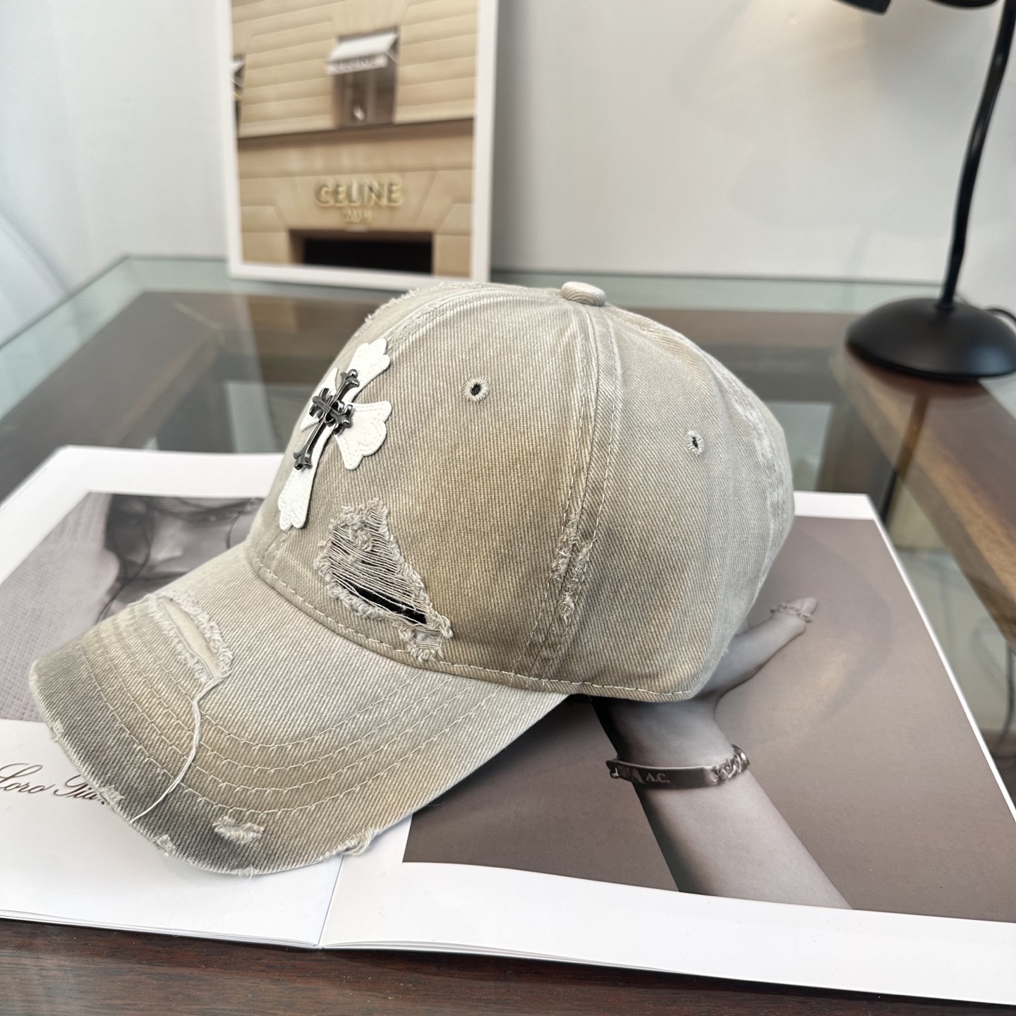 Chrome hearts 克罗心 新款十字架 高品质棒球帽，高端定制版！网红时尚博主同款！墙裂推荐！质量巨好！谁戴谁好