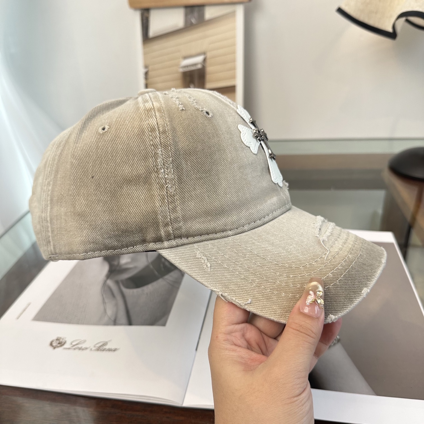 Chrome hearts 克罗心 新款十字架 高品质棒球帽，高端定制版！网红时尚博主同款！墙裂推荐！质量巨好！谁戴谁好