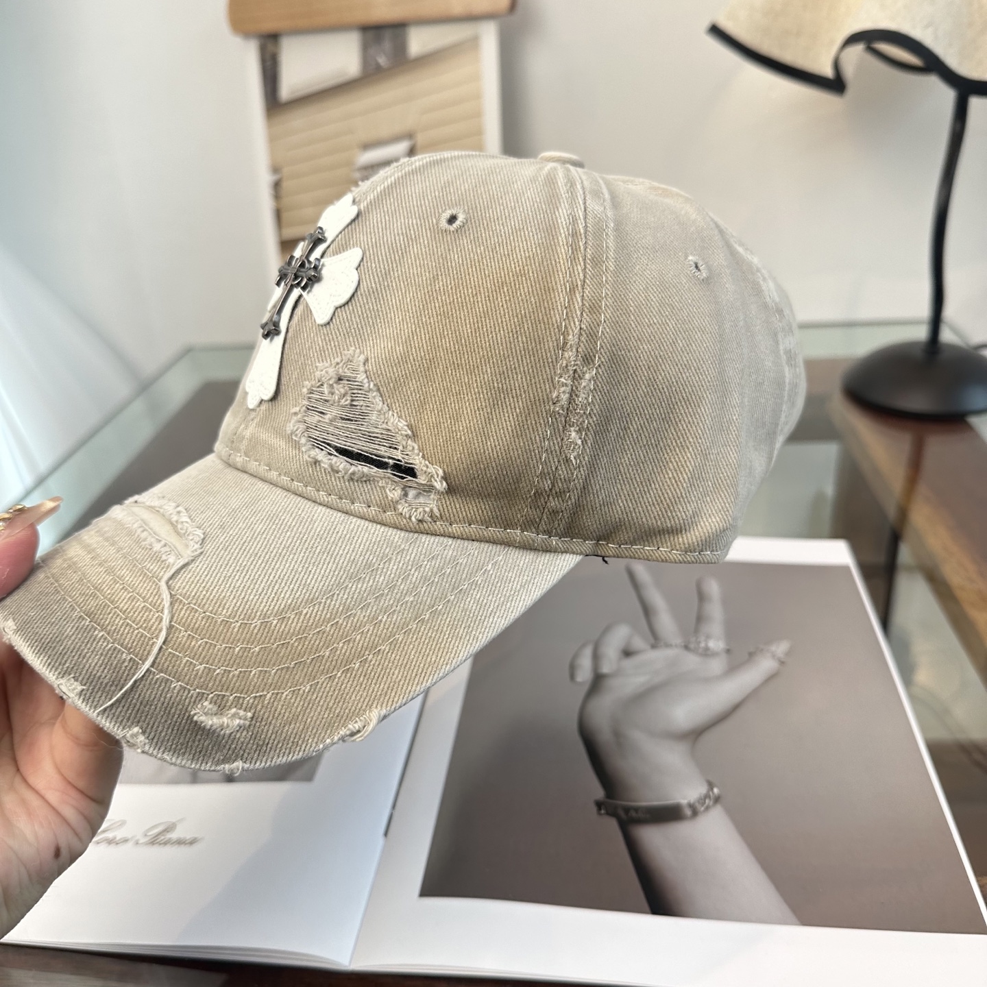 Chrome hearts 克罗心 新款十字架 高品质棒球帽，高端定制版！网红时尚博主同款！墙裂推荐！质量巨好！谁戴谁好
