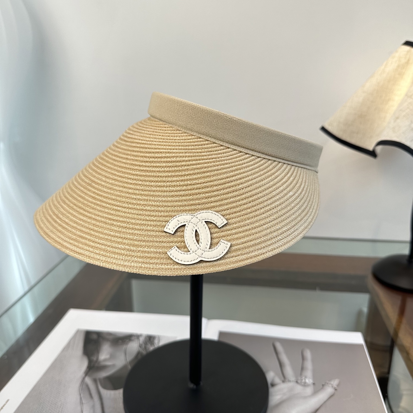 Chanel Chanel 香奶奶家，2026春夏新款空顶帽，超甜超乖的小空顶 ，细节和质感都拿捏得很完美 缤纷整个夏天