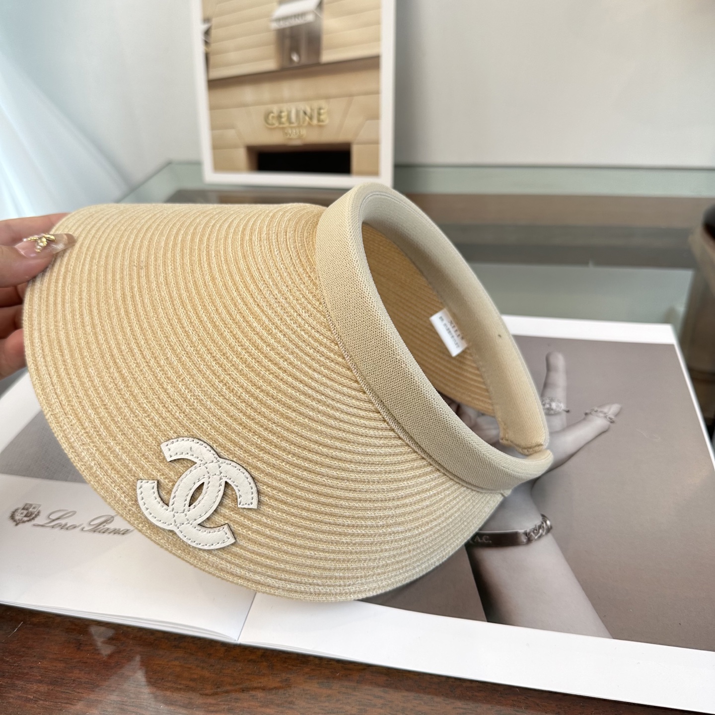 Chanel Chanel 香奶奶家，2026春夏新款空顶帽，超甜超乖的小空顶 ，细节和质感都拿捏得很完美 缤纷整个夏天