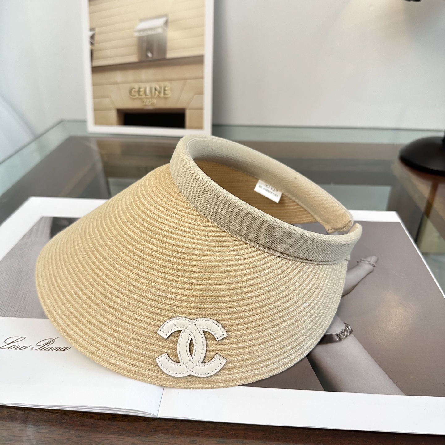 Chanel Chanel 香奶奶家，2026春夏新款空顶帽，超甜超乖的小空顶 ，细节和质感都拿捏得很完美 缤纷整个夏天