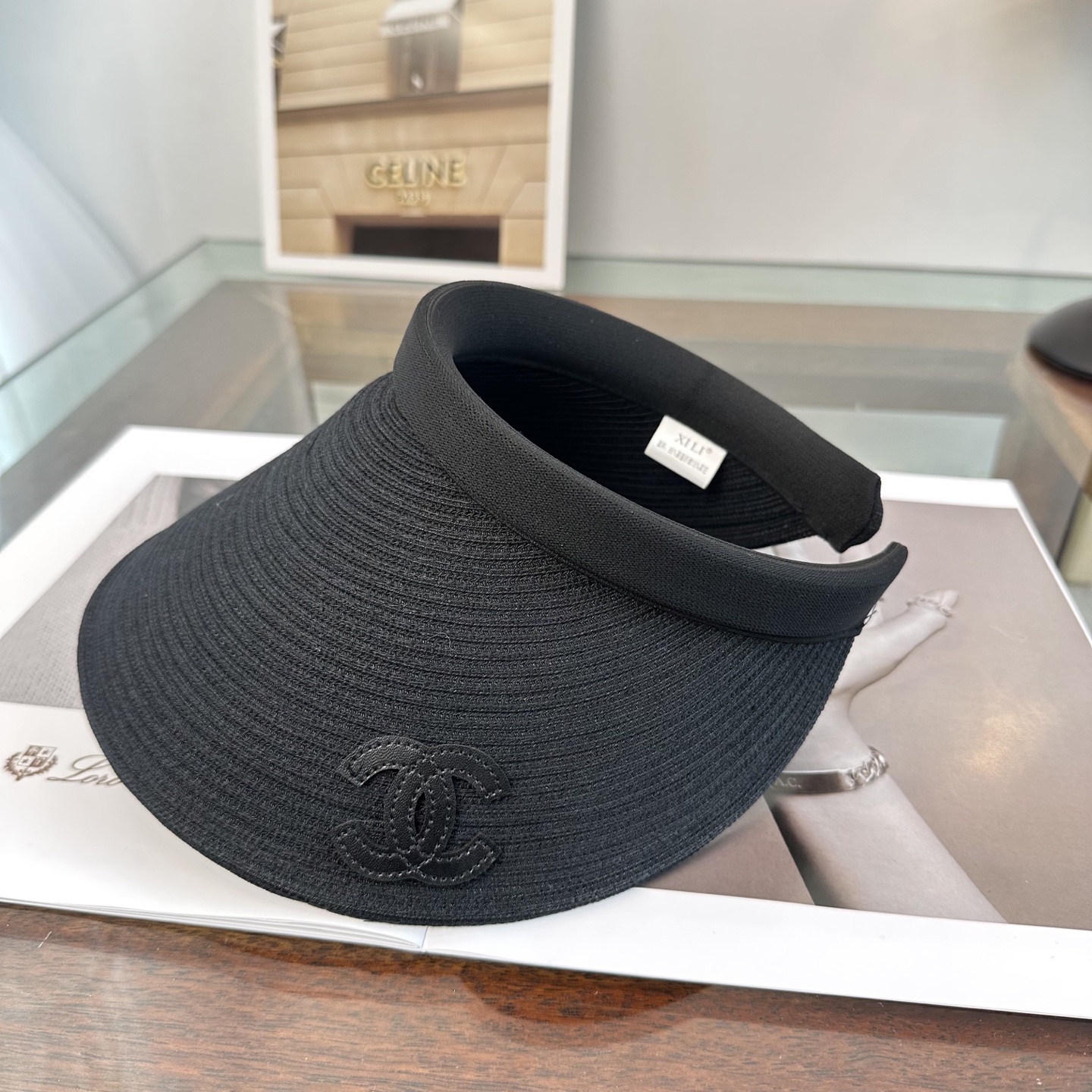 Chanel Chanel 香奶奶家，2026春夏新款空顶帽，超甜超乖的小空顶 ，细节和质感都拿捏得很完美 缤纷整个夏天