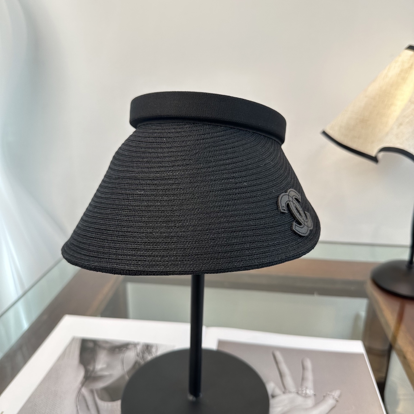 Chanel Chanel 香奶奶家，2026春夏新款空顶帽，超甜超乖的小空顶 ，细节和质感都拿捏得很完美 缤纷整个夏天