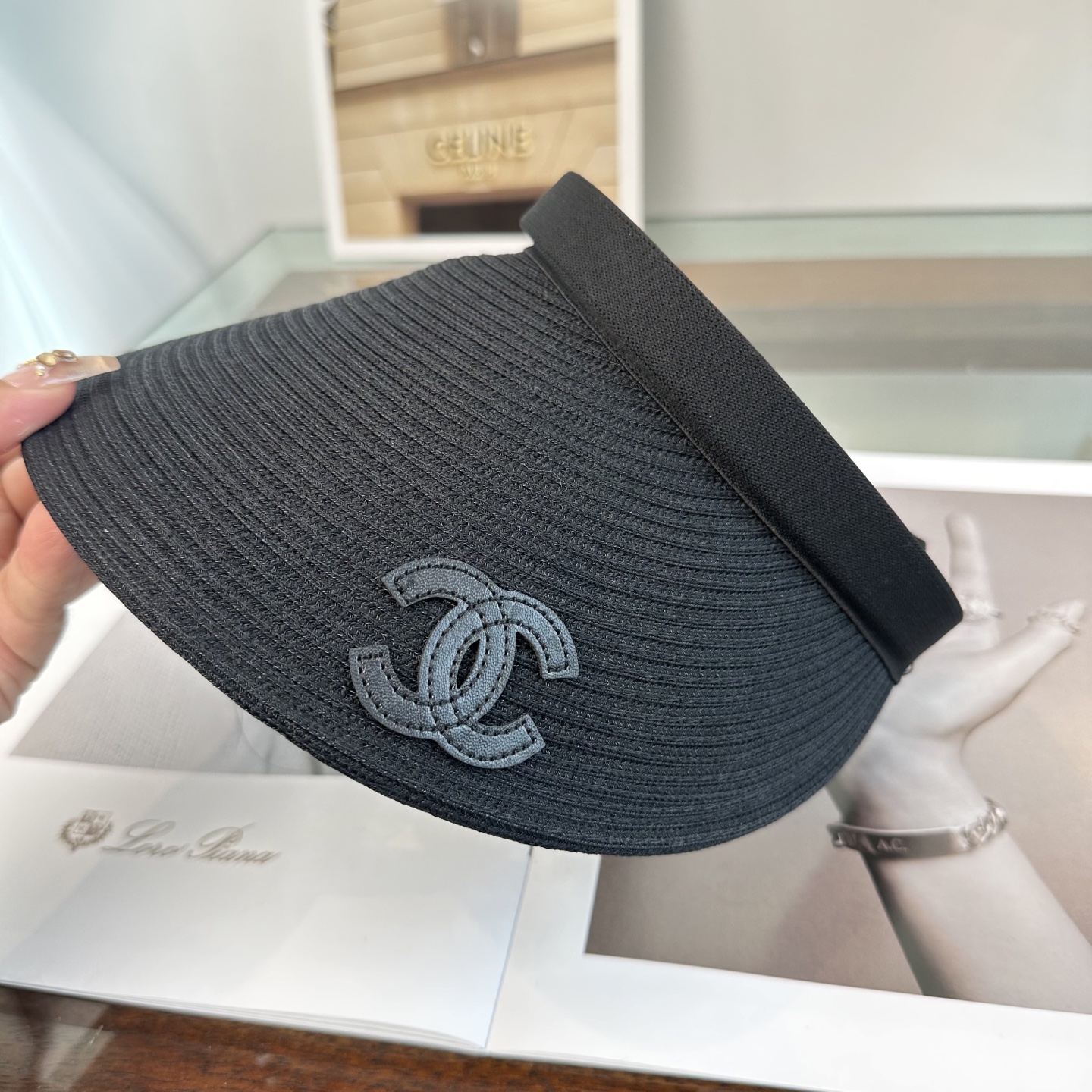 Chanel Chanel 香奶奶家，2026春夏新款空顶帽，超甜超乖的小空顶 ，细节和质感都拿捏得很完美 缤纷整个夏天