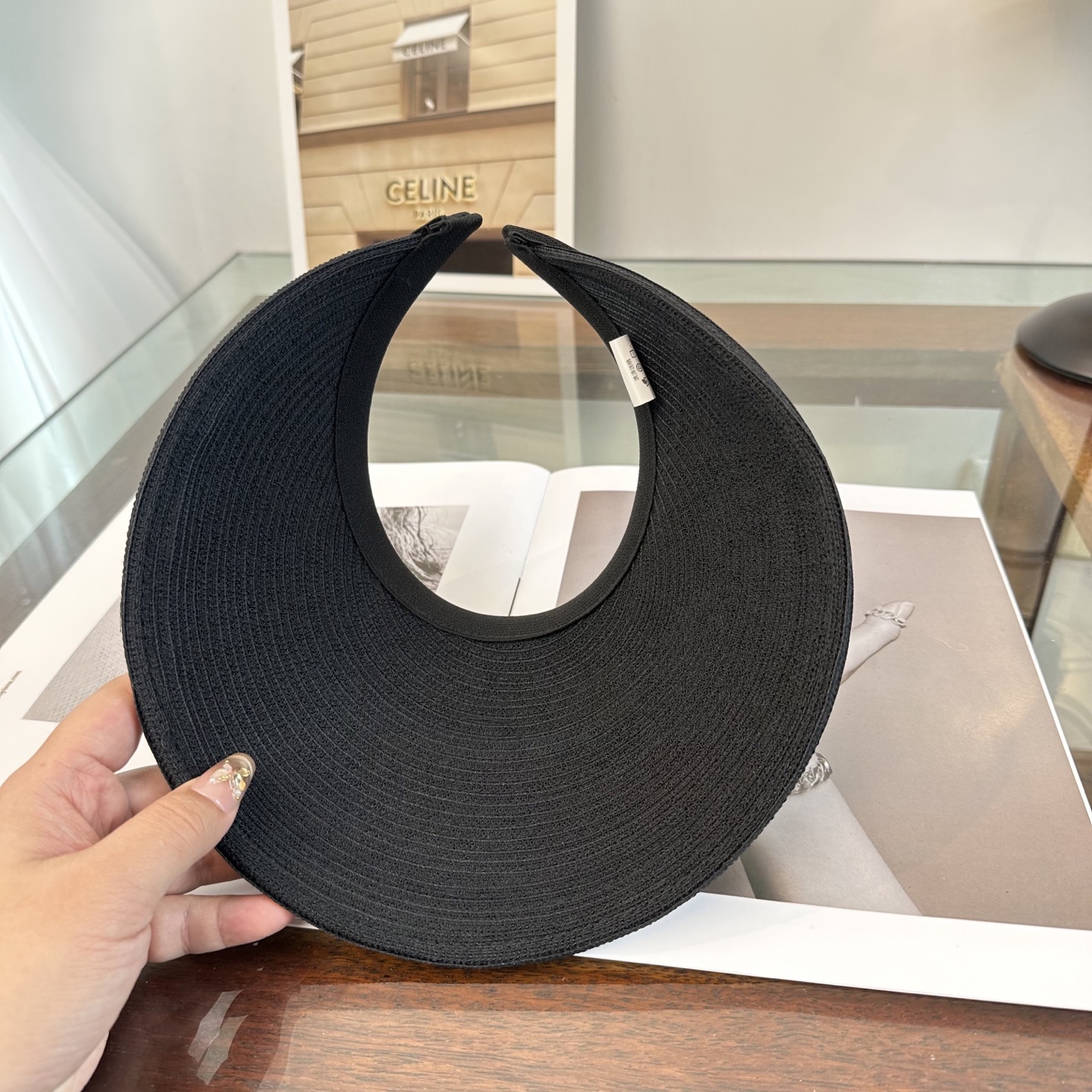 Chanel Chanel 香奶奶家，2026春夏新款空顶帽，超甜超乖的小空顶 ，细节和质感都拿捏得很完美 缤纷整个夏天