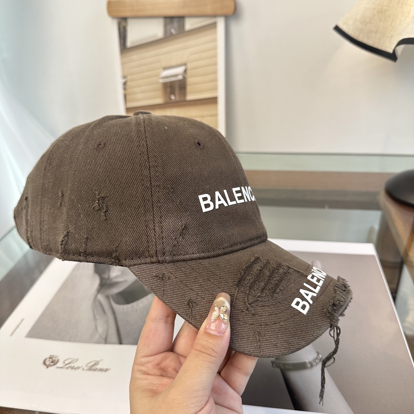 新品Balenciaga 巴黎世家字母新款棒球帽现货秒发🧢简约时尚超级无敌好看的帽子！情侣款！