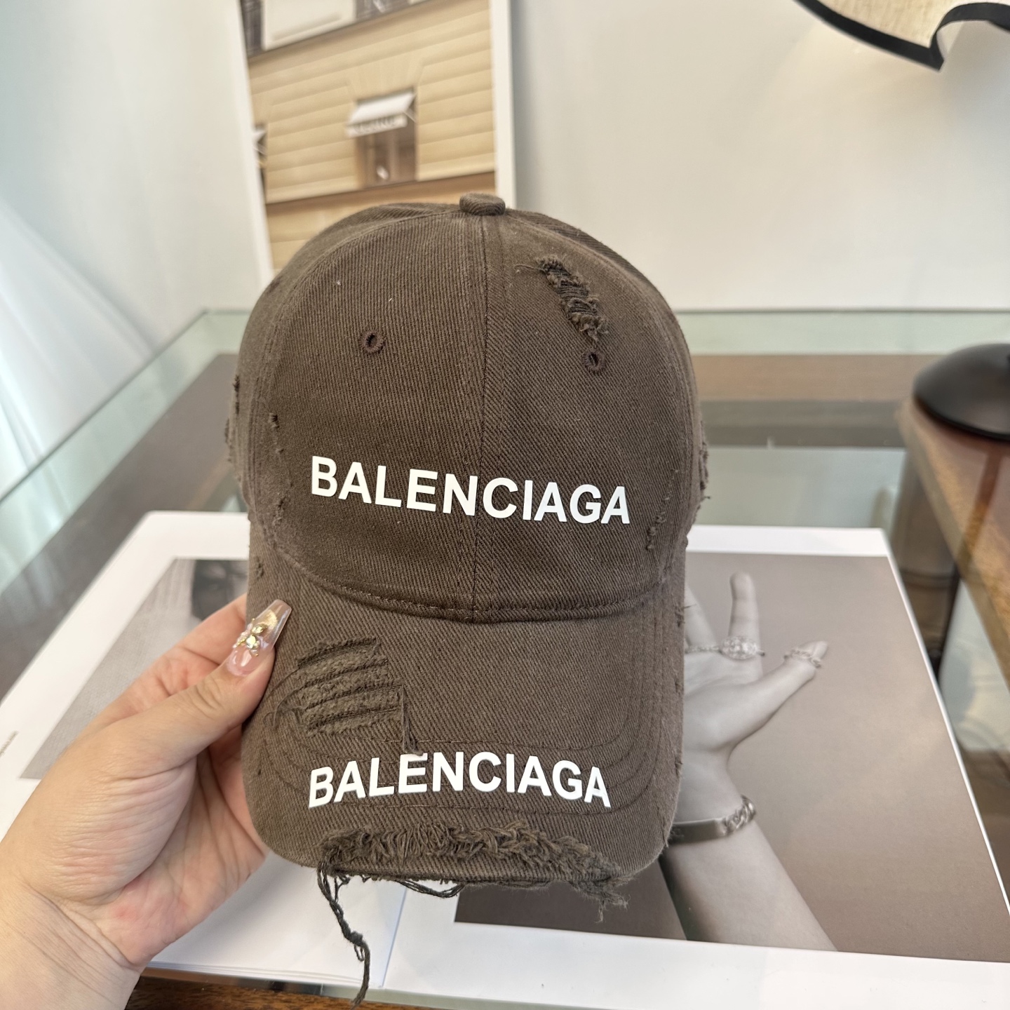 新品Balenciaga 巴黎世家字母新款棒球帽现货秒发🧢简约时尚超级无敌好看的帽子！情侣款！