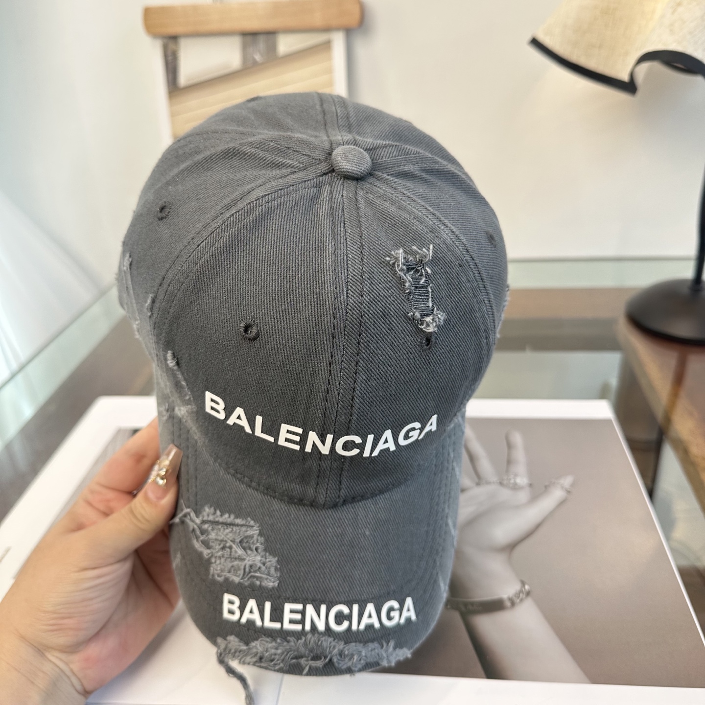 新品Balenciaga 巴黎世家字母新款棒球帽现货秒发🧢简约时尚超级无敌好看的帽子！情侣款！