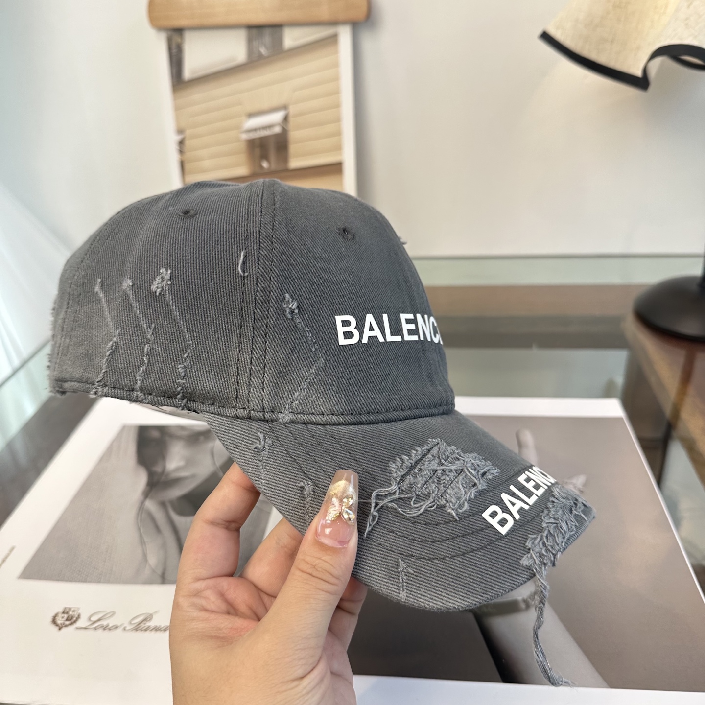 新品Balenciaga 巴黎世家字母新款棒球帽现货秒发🧢简约时尚超级无敌好看的帽子！情侣款！