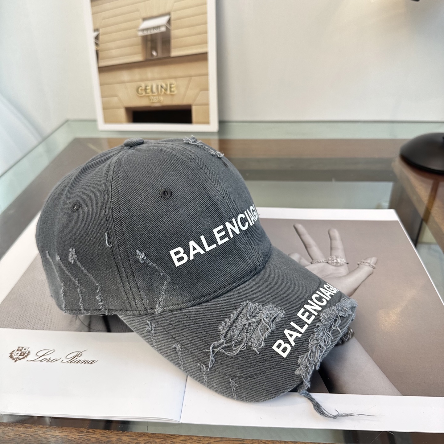 新品Balenciaga 巴黎世家字母新款棒球帽现货秒发🧢简约时尚超级无敌好看的帽子！情侣款！